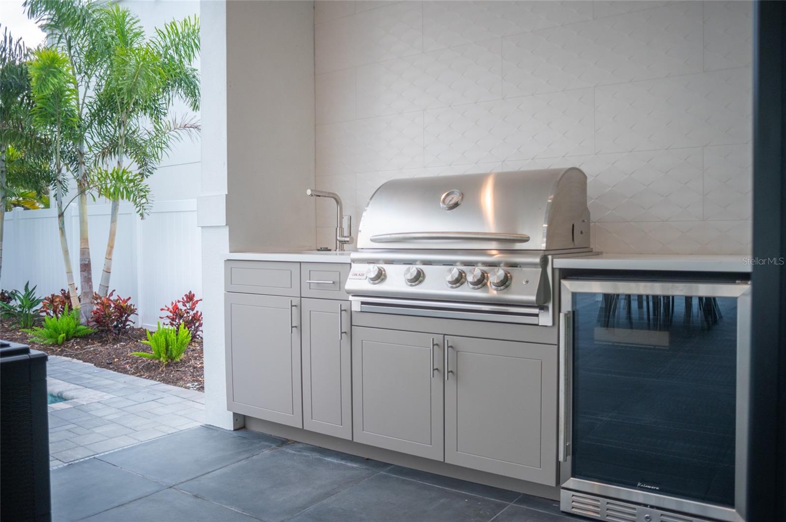 2440 FLOYD ST, SARASOTA, FL, 34239