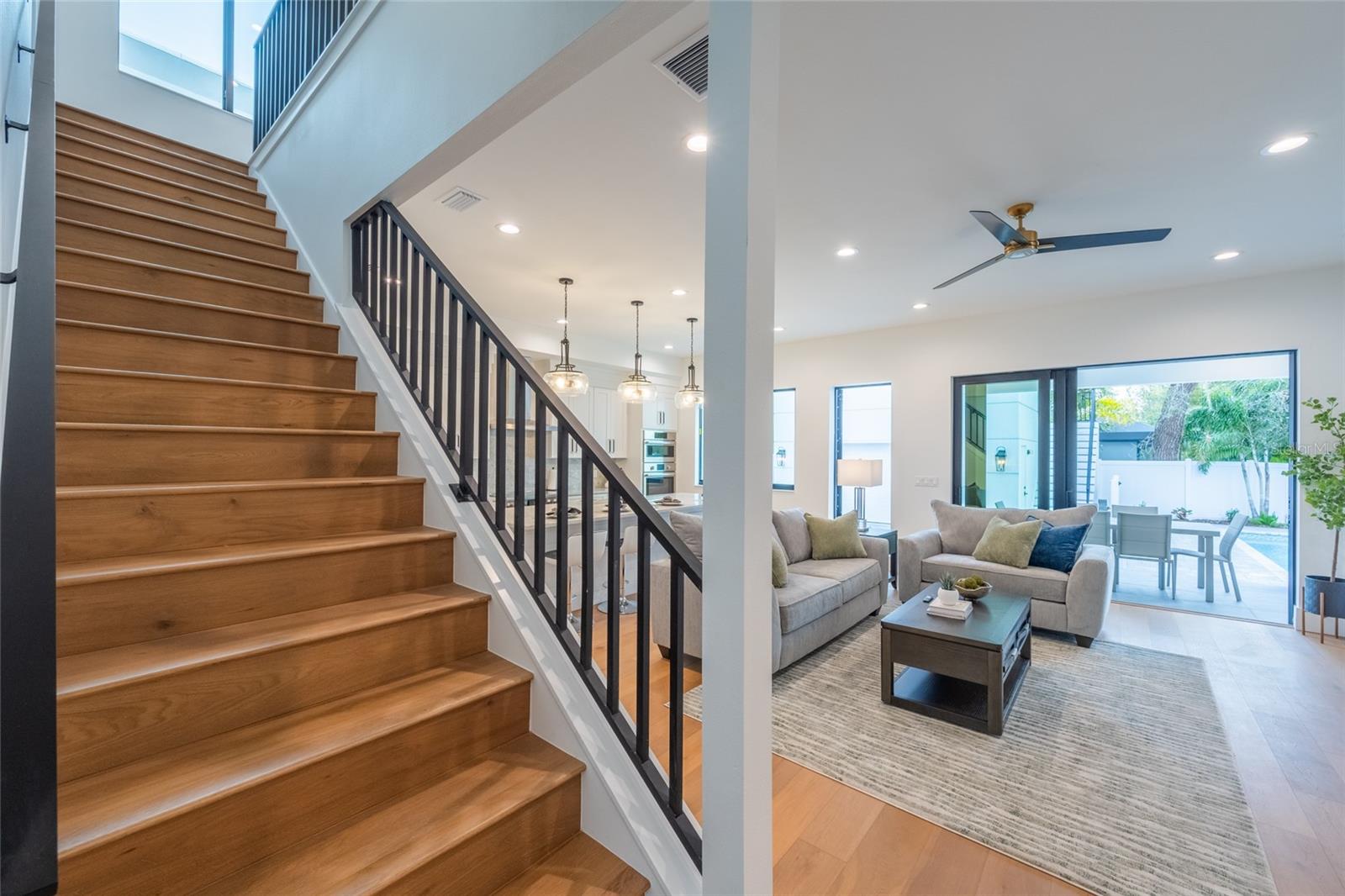 2440 FLOYD ST, SARASOTA, FL, 34239