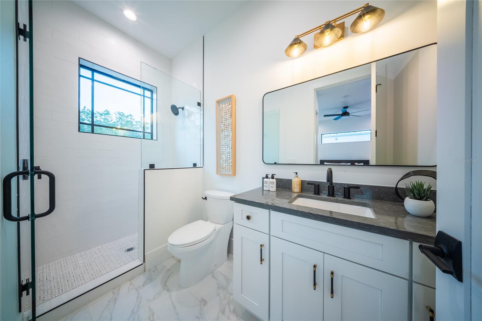 2440 FLOYD ST, SARASOTA, FL, 34239