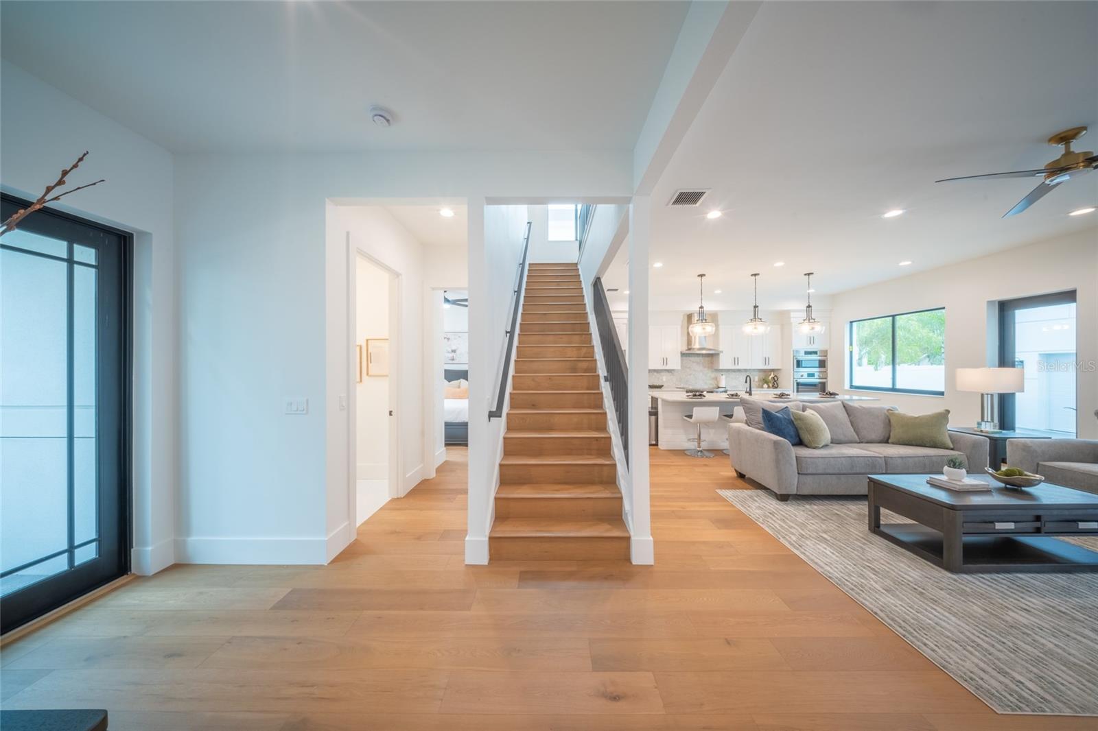 2440 FLOYD ST, SARASOTA, FL, 34239