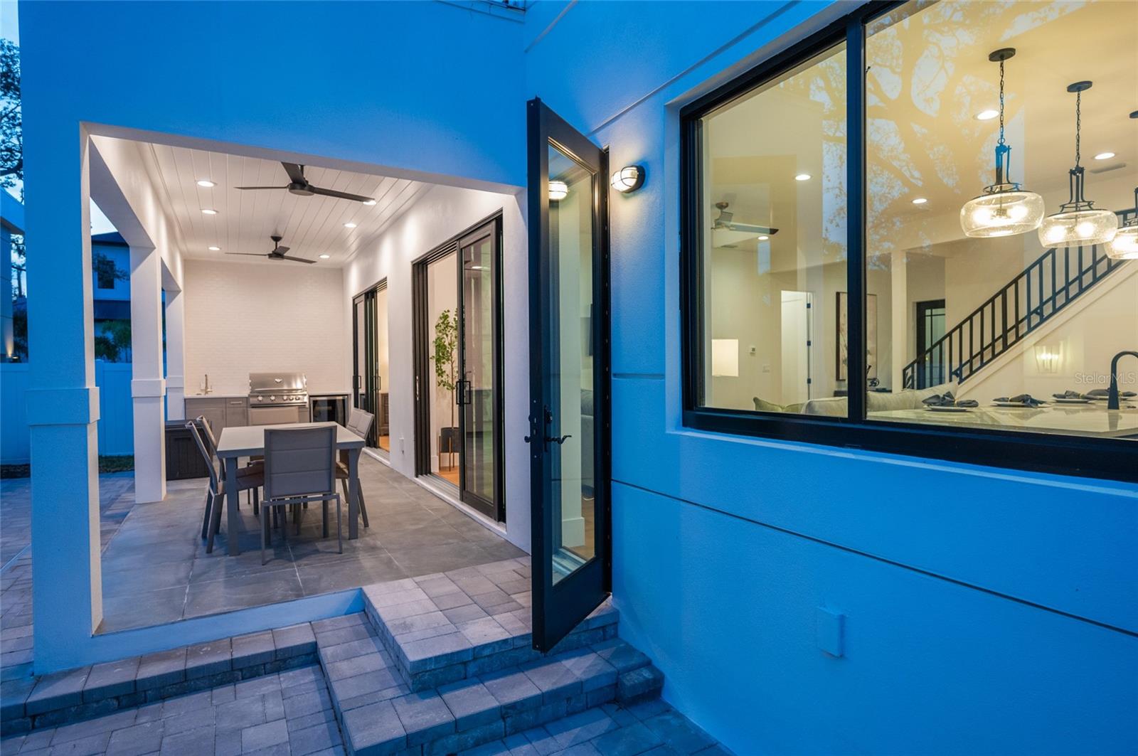 2440 FLOYD ST, SARASOTA, FL, 34239