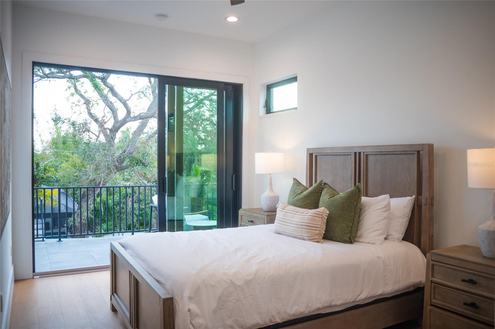 2440 FLOYD ST, SARASOTA, FL, 34239