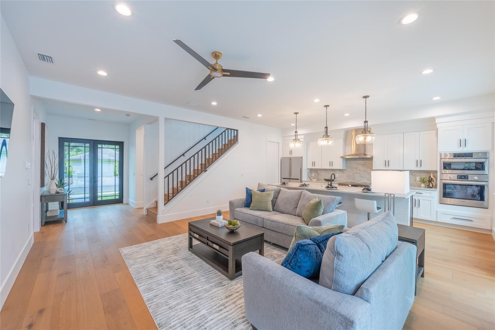 2440 FLOYD ST, SARASOTA, FL, 34239