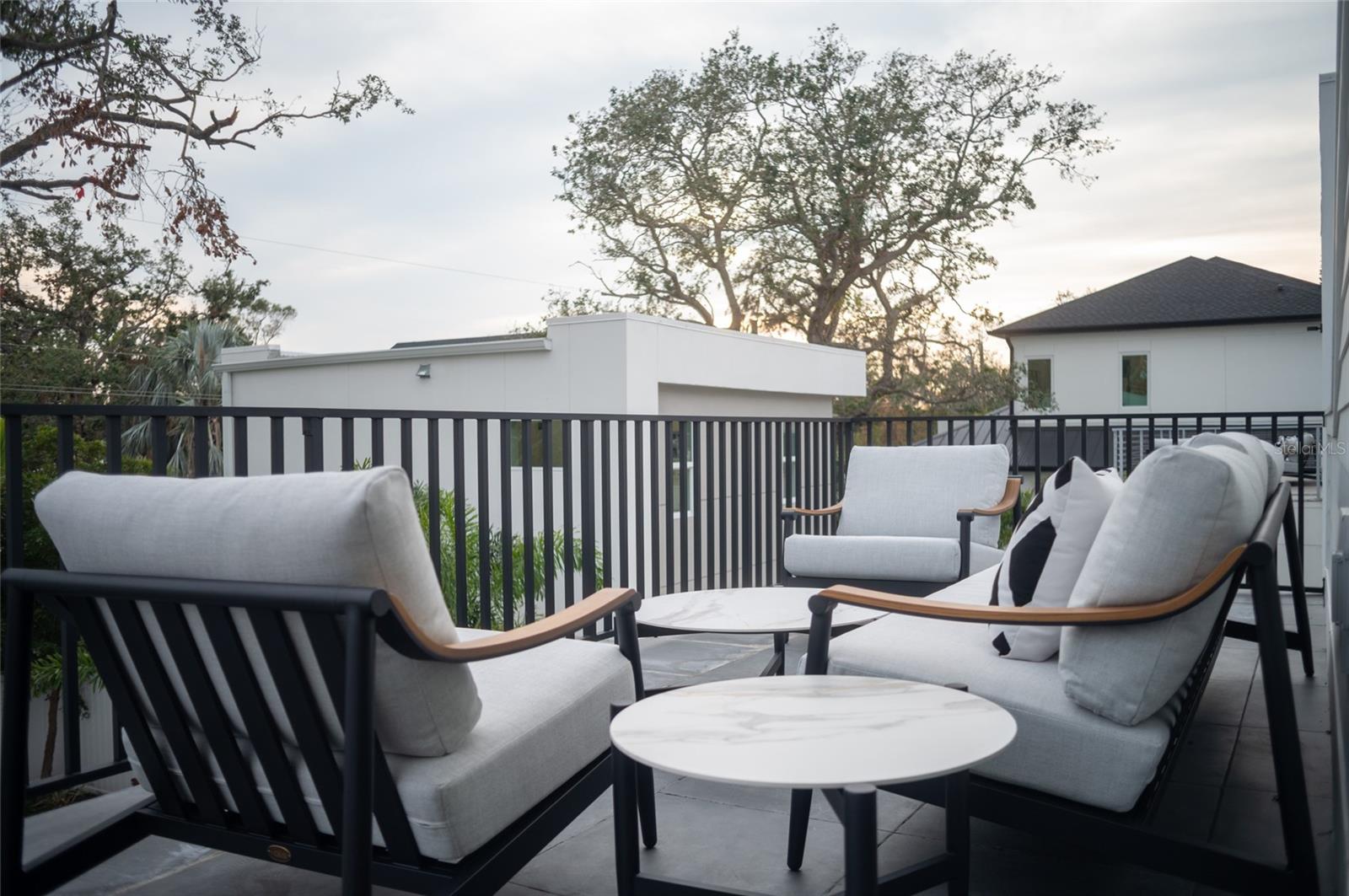 2440 FLOYD ST, SARASOTA, FL, 34239