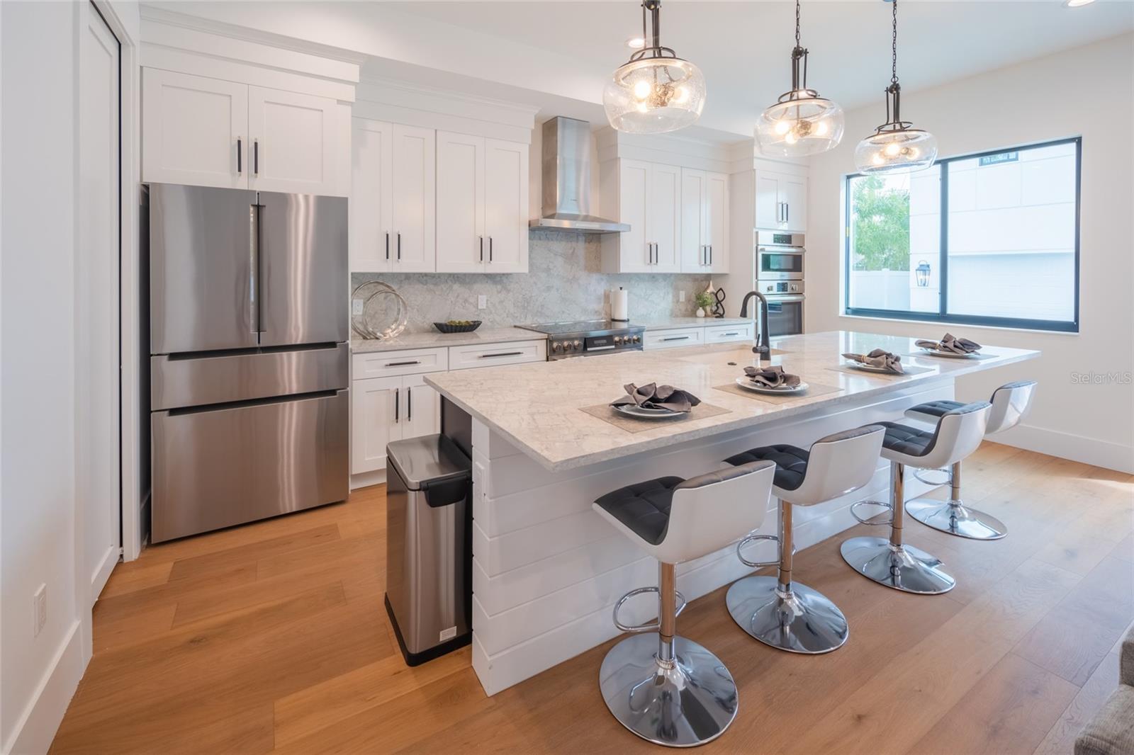 2440 FLOYD ST, SARASOTA, FL, 34239