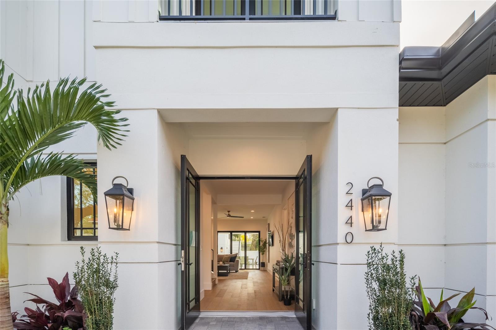 2440 FLOYD ST, SARASOTA, FL, 34239