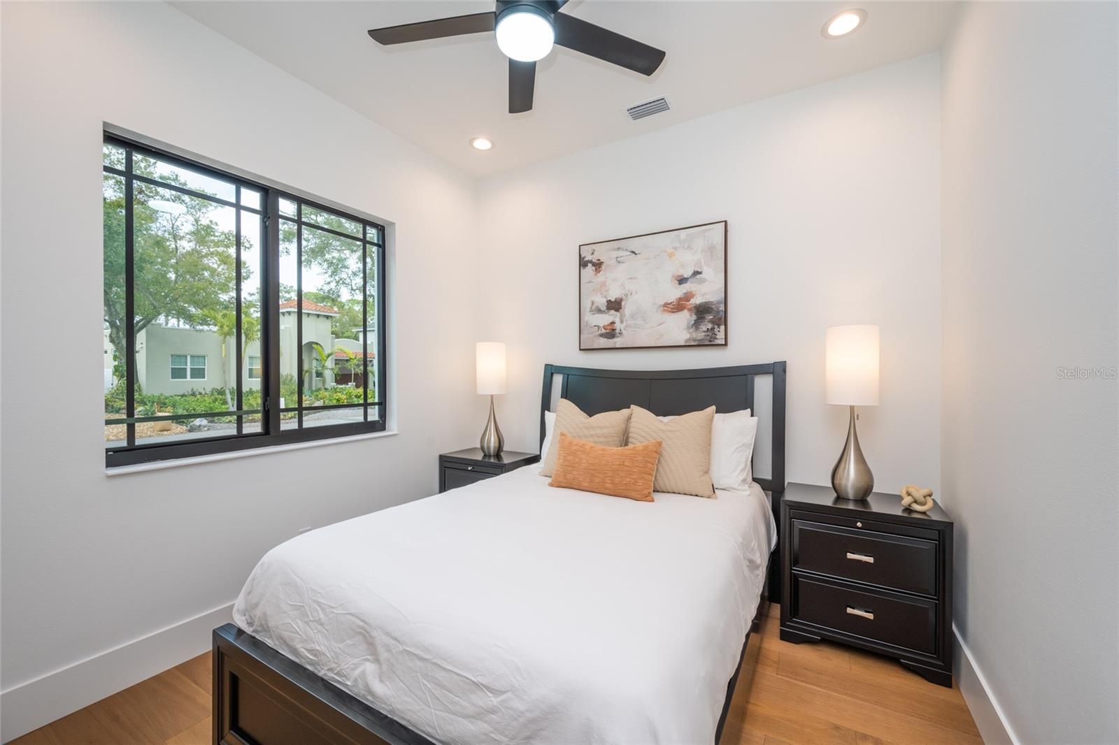 2440 FLOYD ST, SARASOTA, FL, 34239