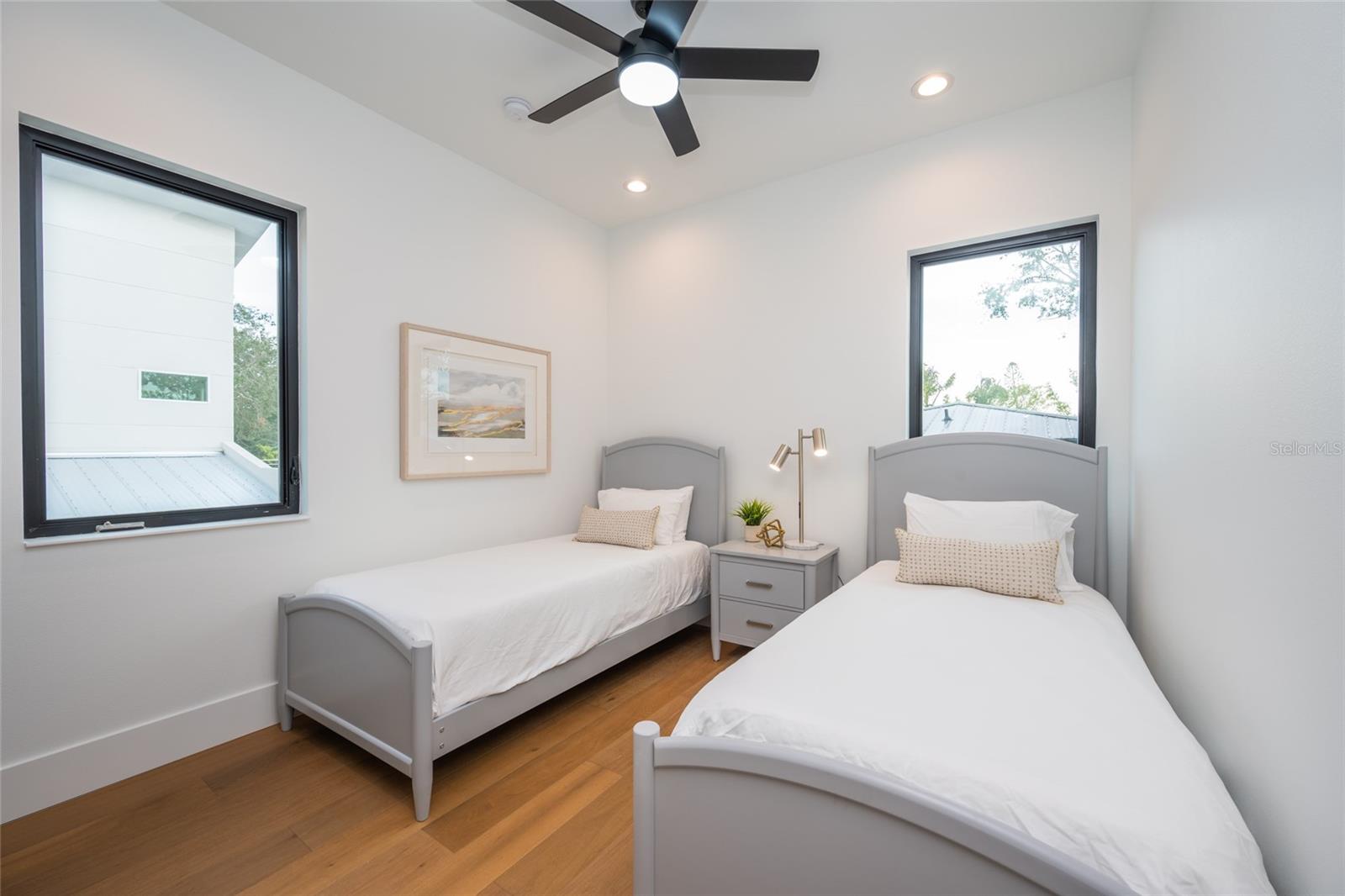 2440 FLOYD ST, SARASOTA, FL, 34239