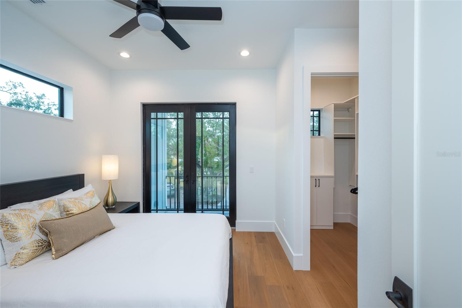 2440 FLOYD ST, SARASOTA, FL, 34239