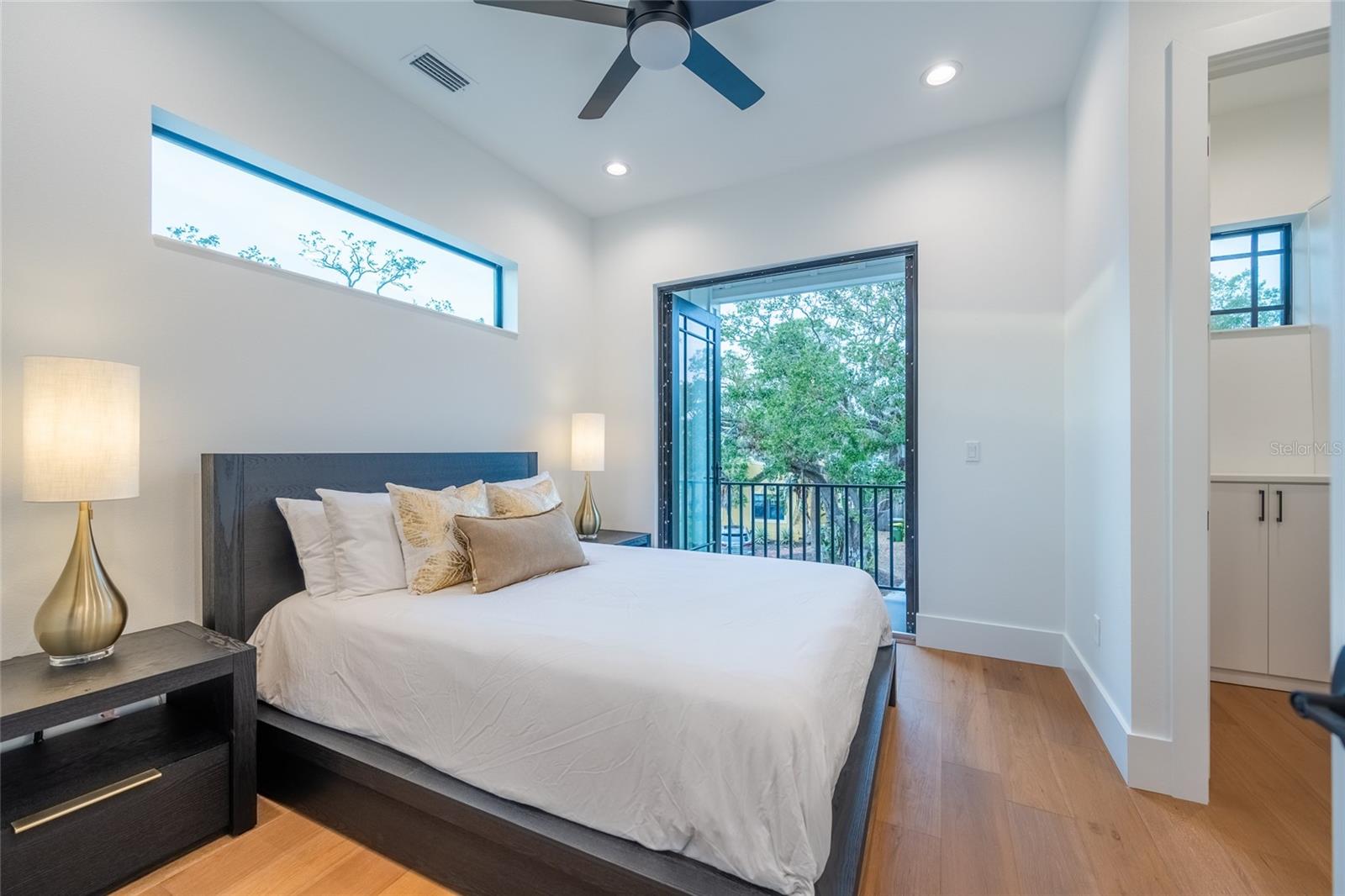 2440 FLOYD ST, SARASOTA, FL, 34239