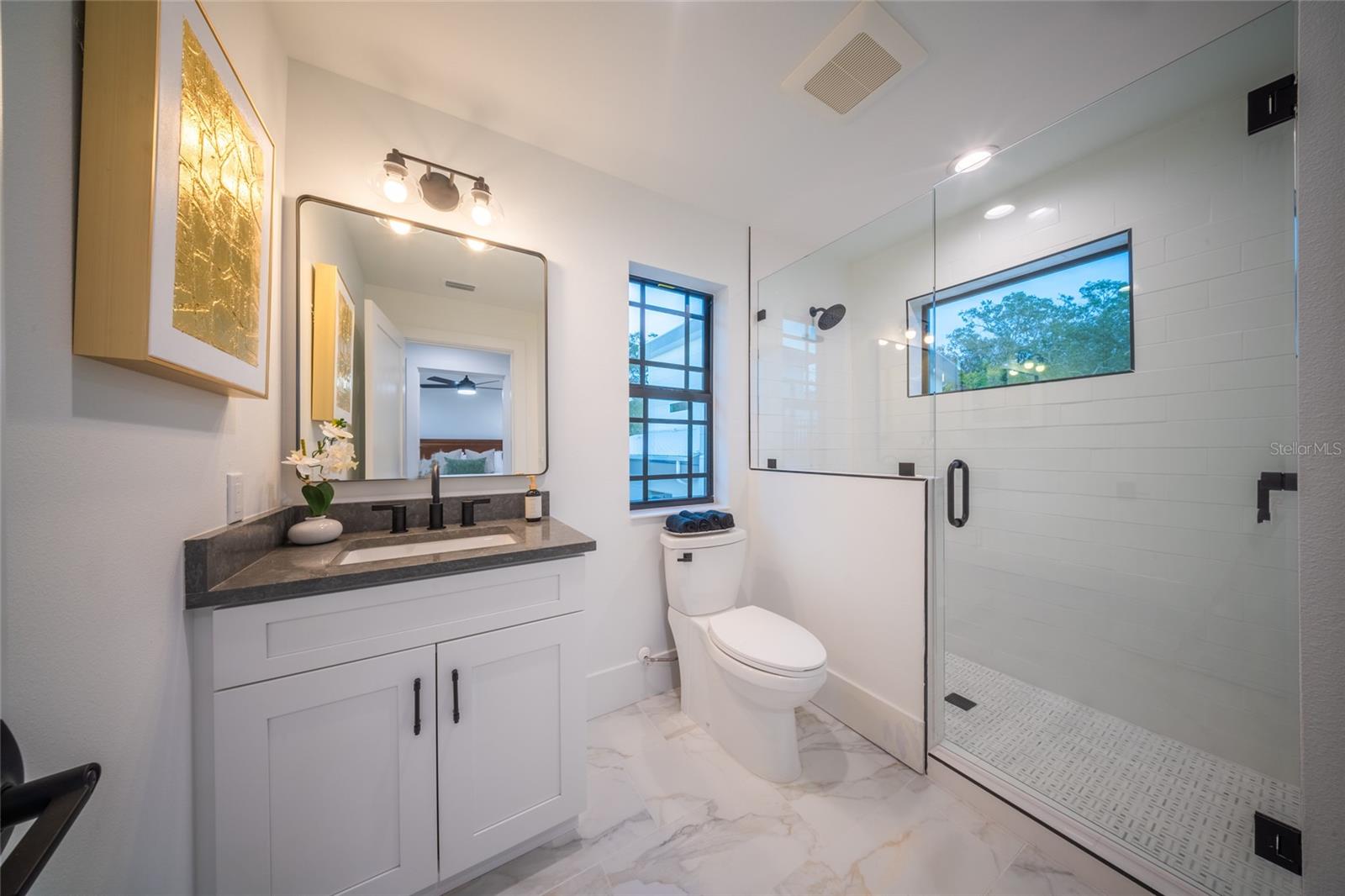 2440 FLOYD ST, SARASOTA, FL, 34239