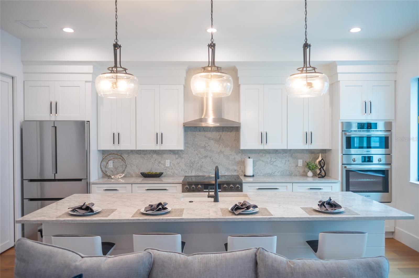 2440 FLOYD ST, SARASOTA, FL, 34239