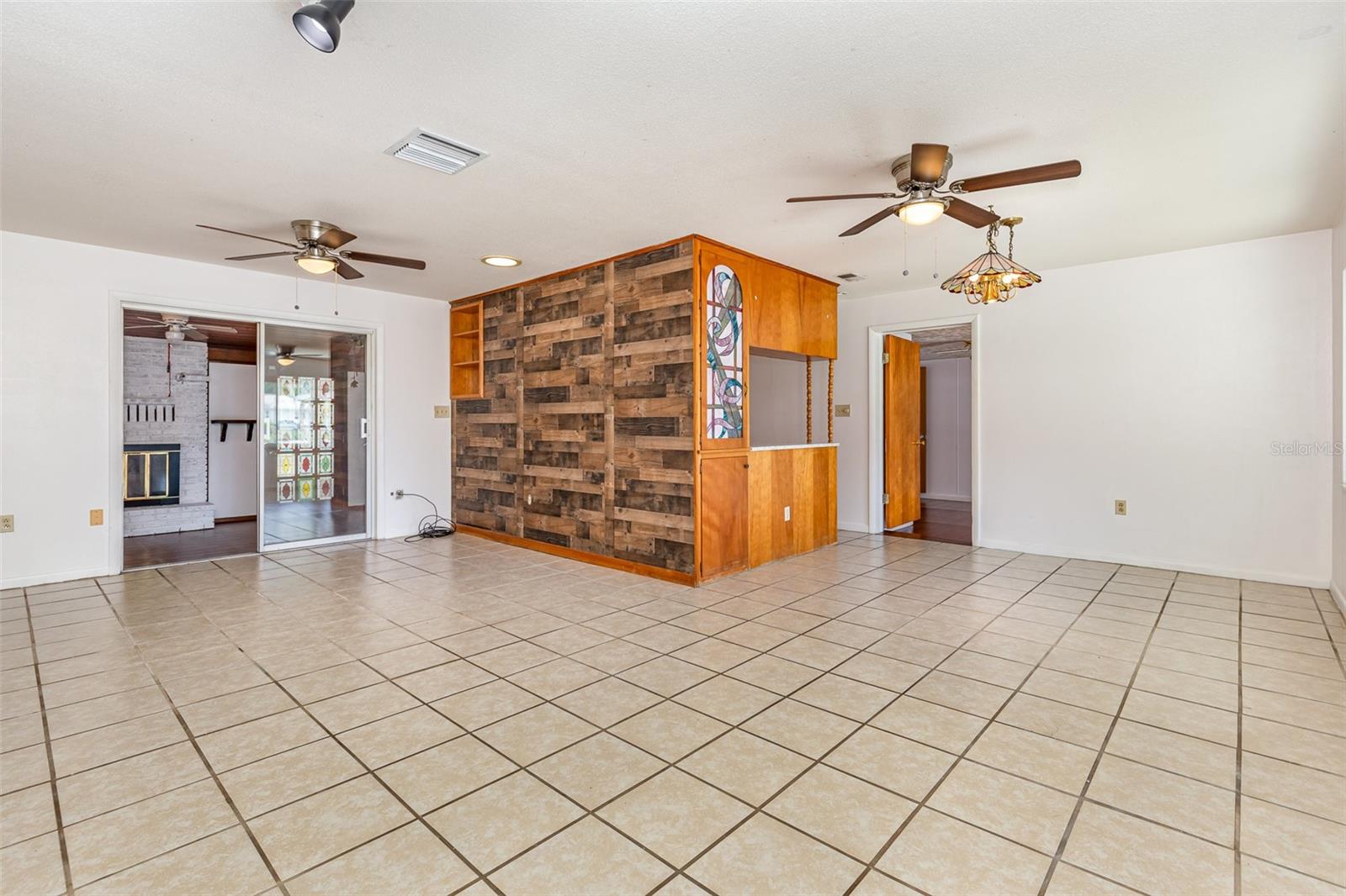 803 CAROL CT, TAVARES, FL, 32778
