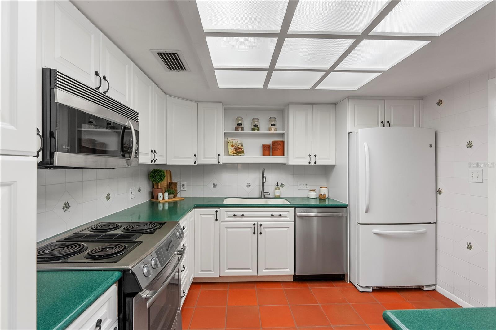 2608 W JETTON AVE, TAMPA, FL, 33629