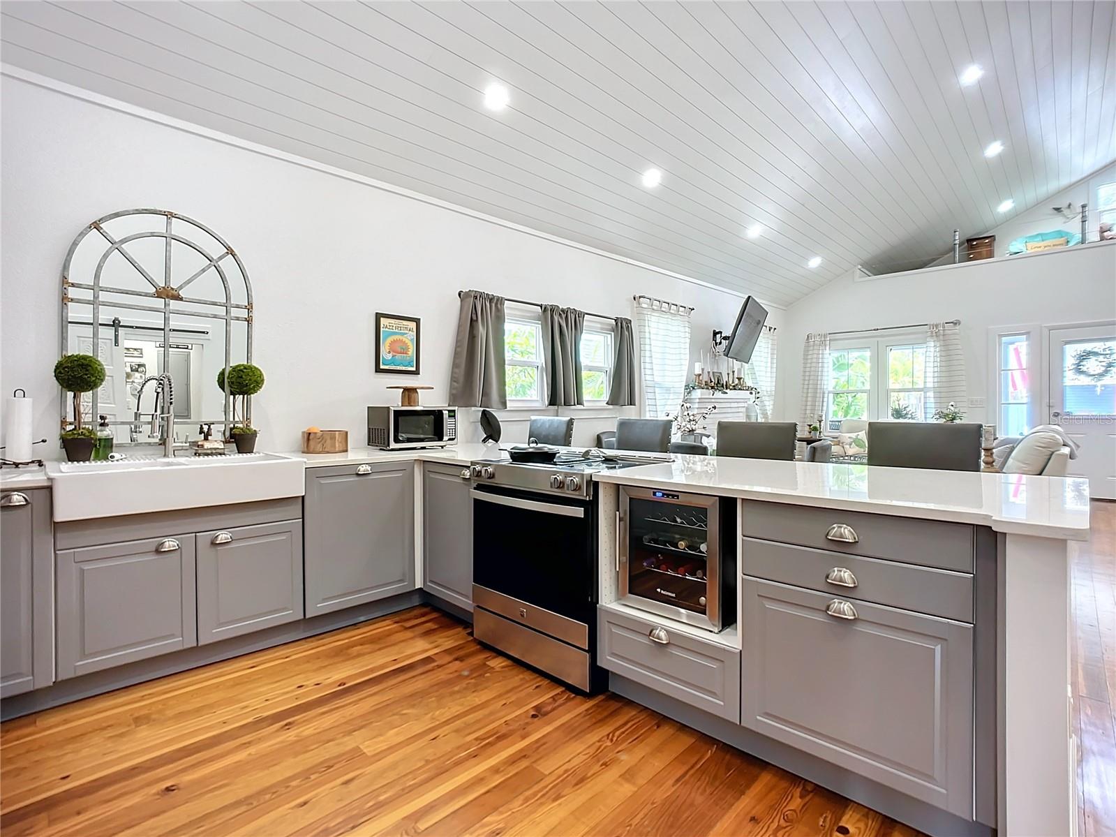 216 MURRAY ST, NEW SMYRNA BEACH, FL, 32168