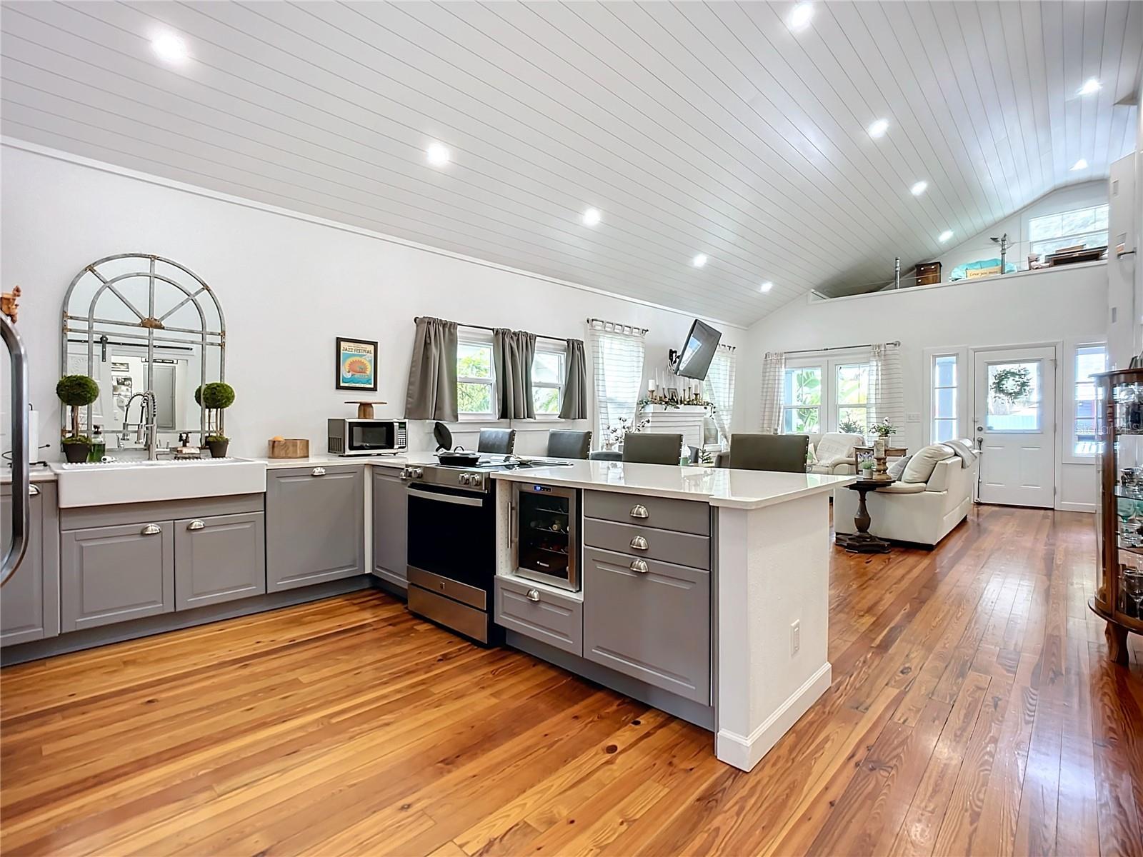 216 MURRAY ST, NEW SMYRNA BEACH, FL, 32168