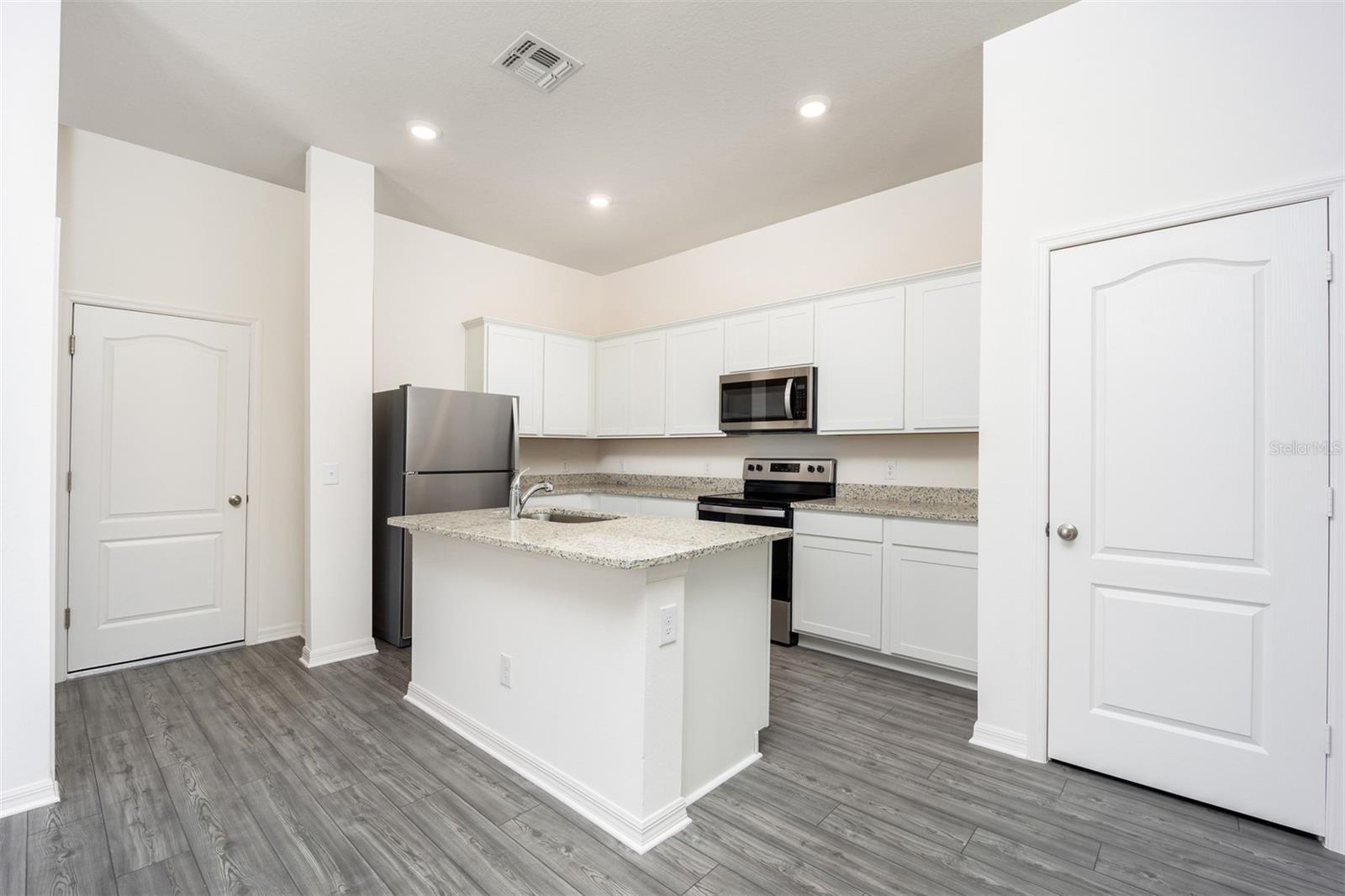 854 POPPY LN, DUNDEE, FL, 33838