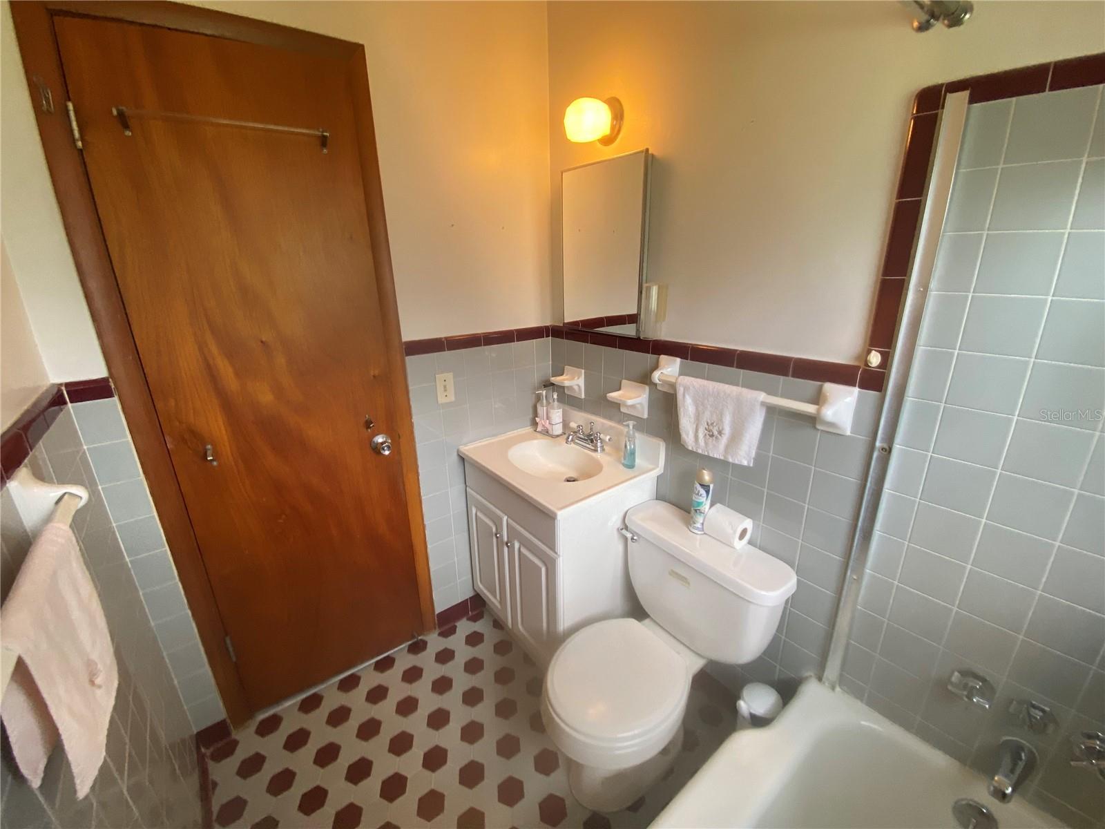 600 NW HOLIDAY DR, LAKE CITY, FL, 32055