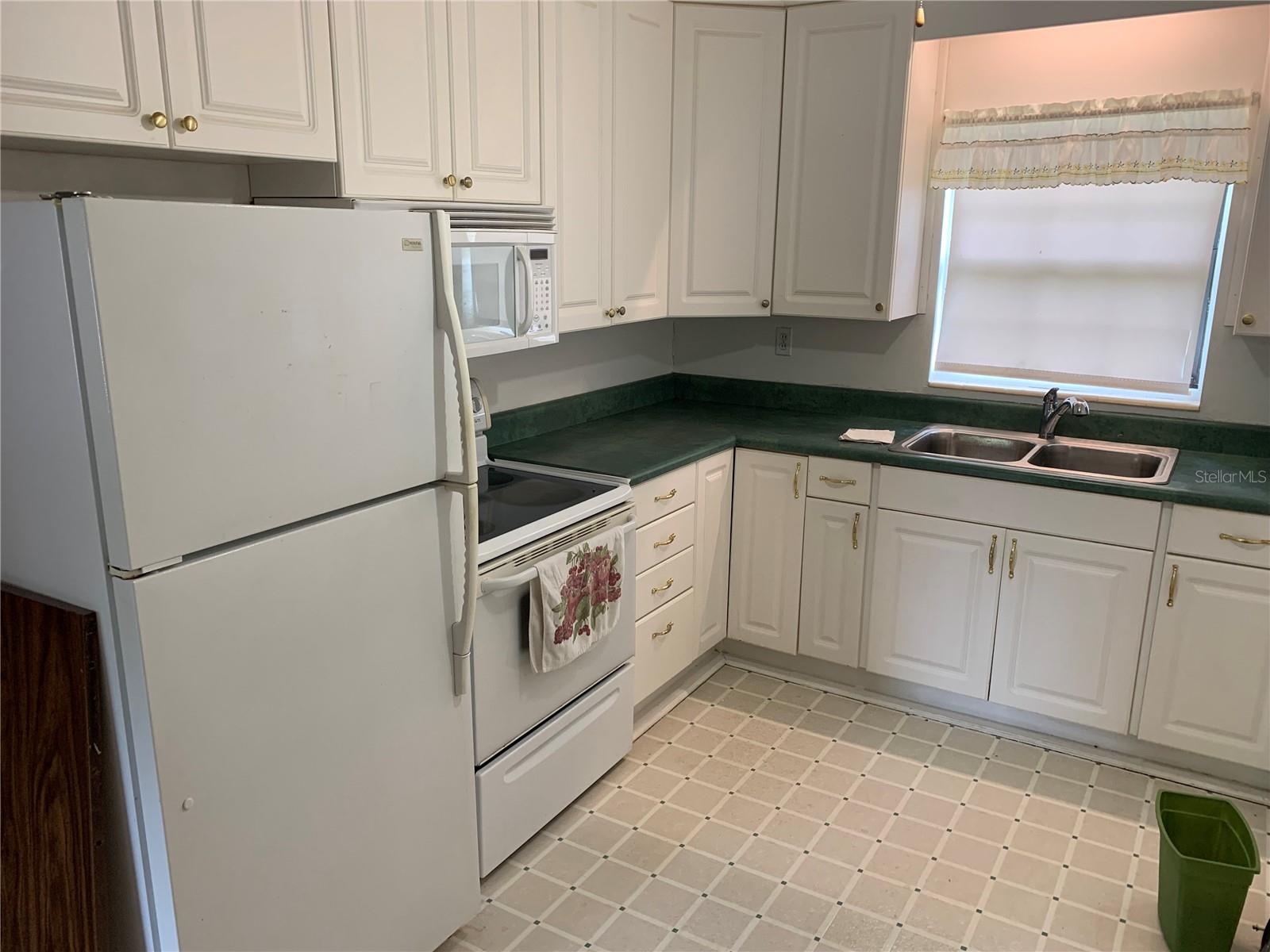 600 NW HOLIDAY DR, LAKE CITY, FL, 32055