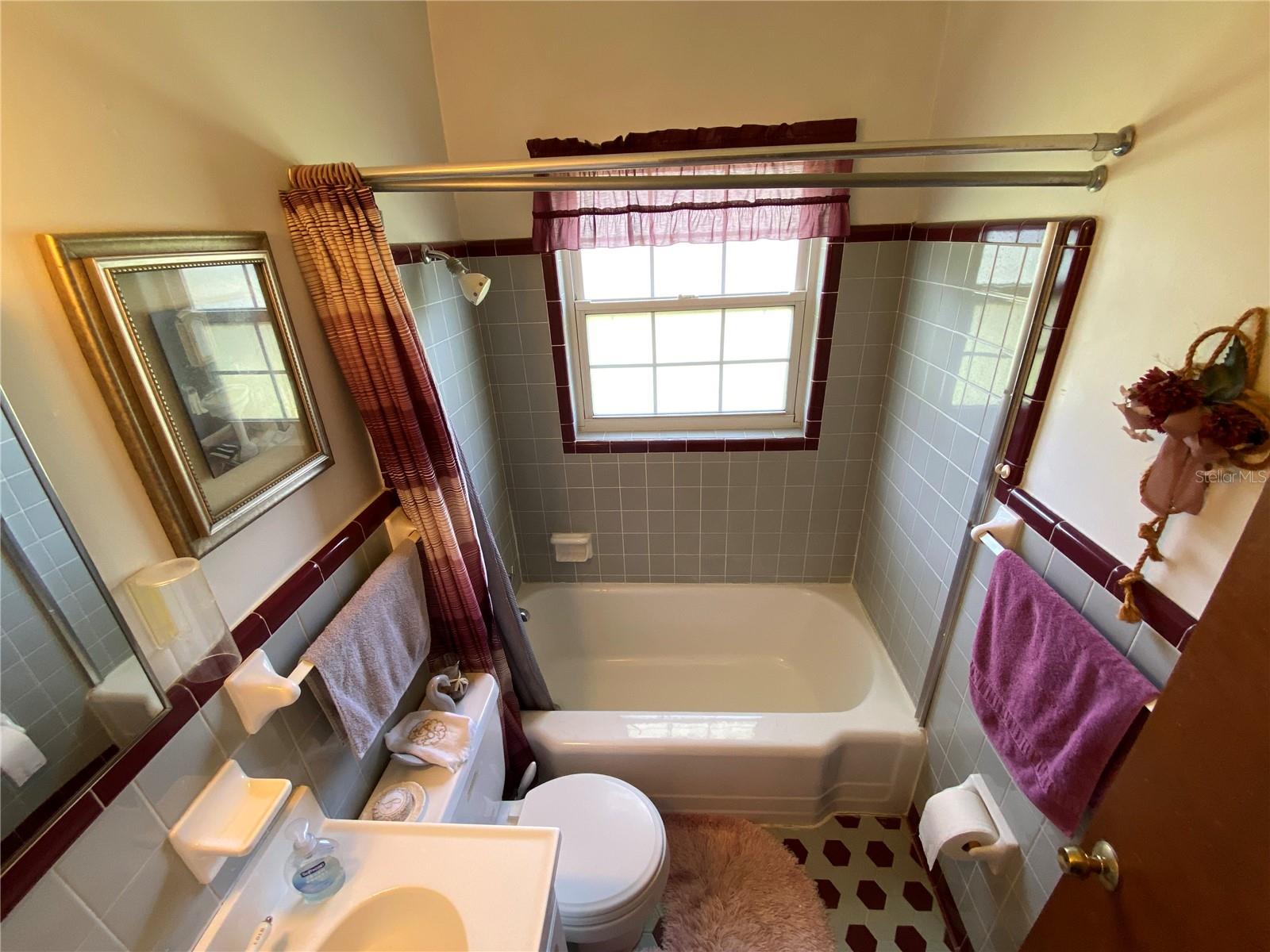 600 NW HOLIDAY DR, LAKE CITY, FL, 32055