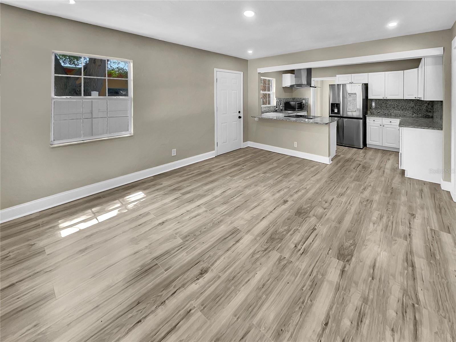 2820 38TH AVE N, ST PETERSBURG, FL, 33713