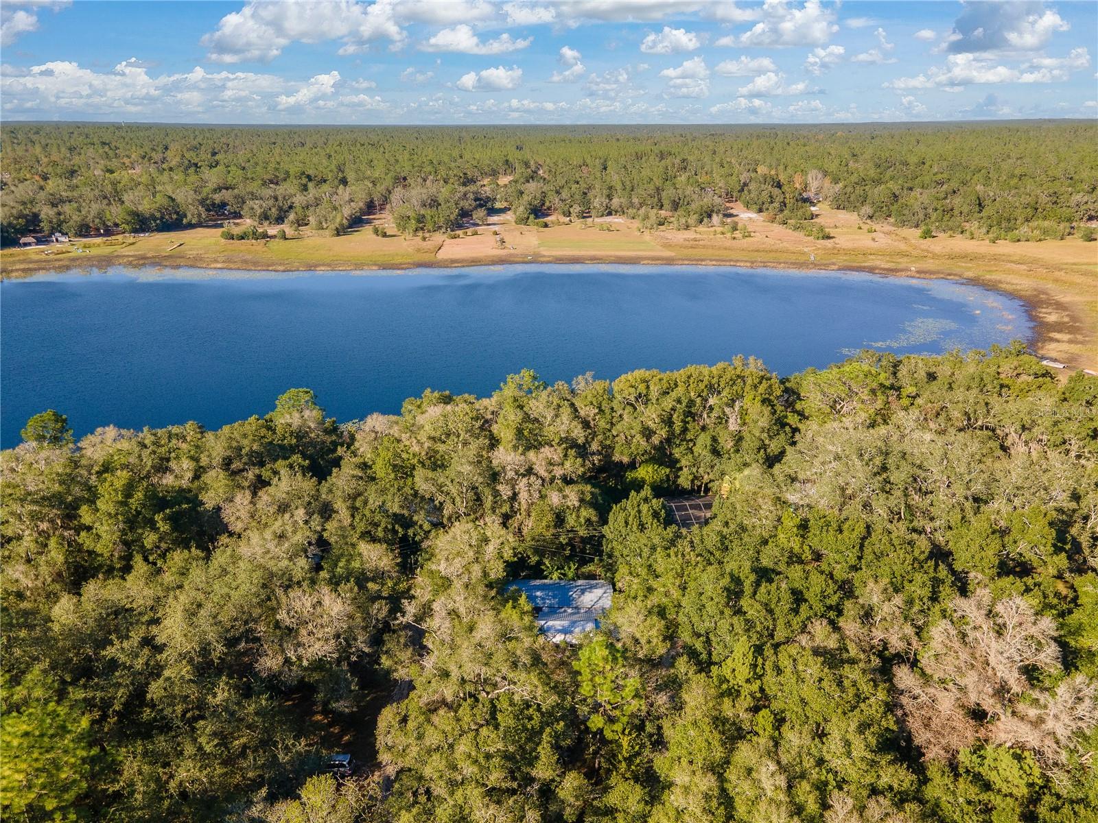 250 W WEST LAKE DR, HAWTHORNE, FL, 32640