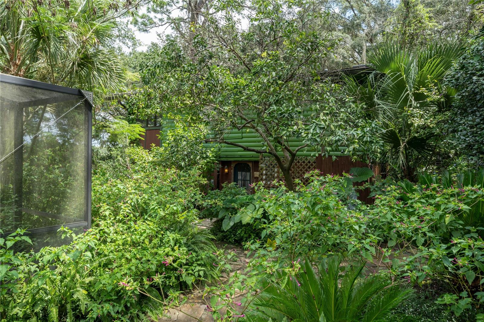 250 W WEST LAKE DR, HAWTHORNE, FL, 32640