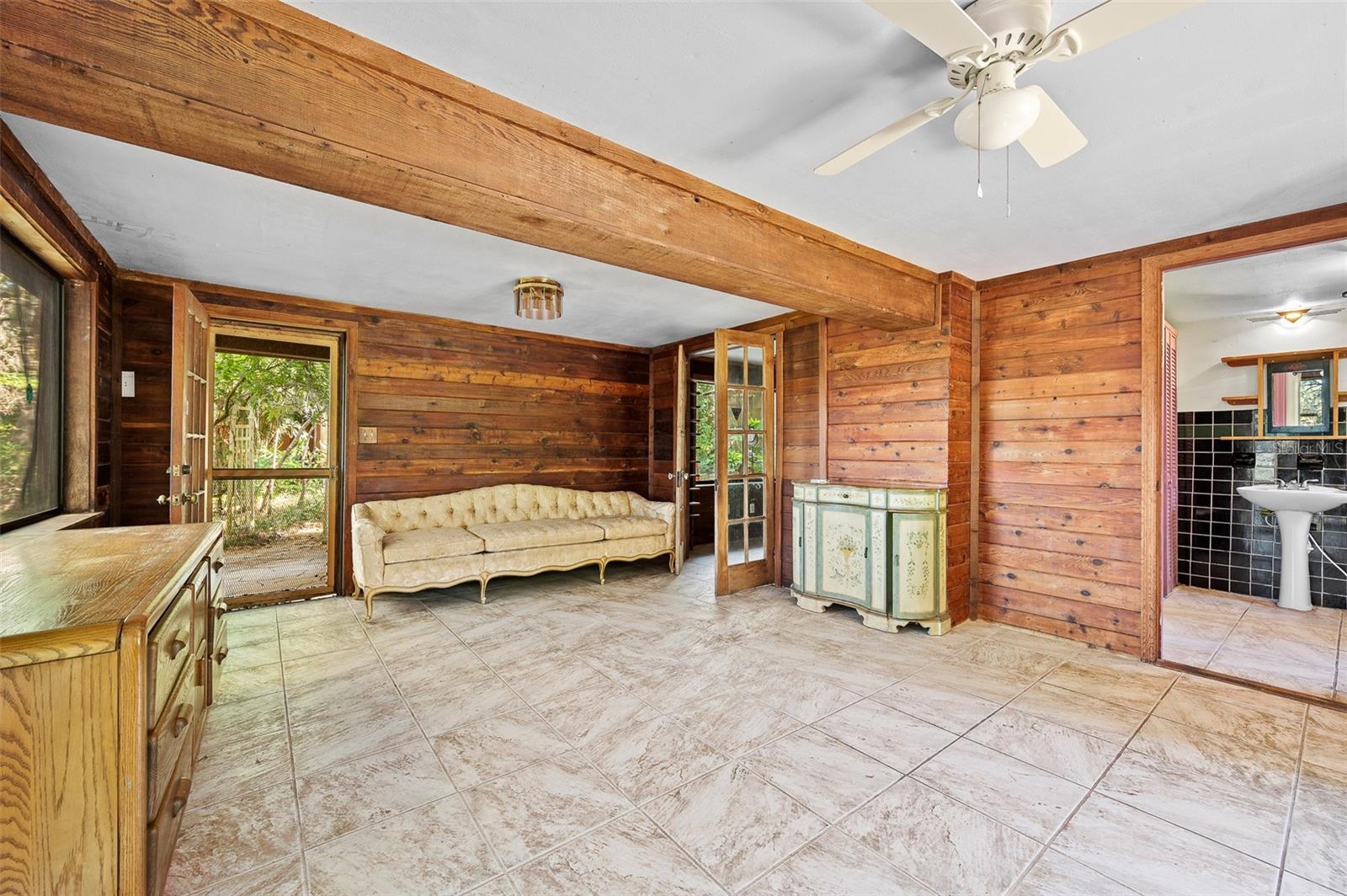 250 W WEST LAKE DR, HAWTHORNE, FL, 32640