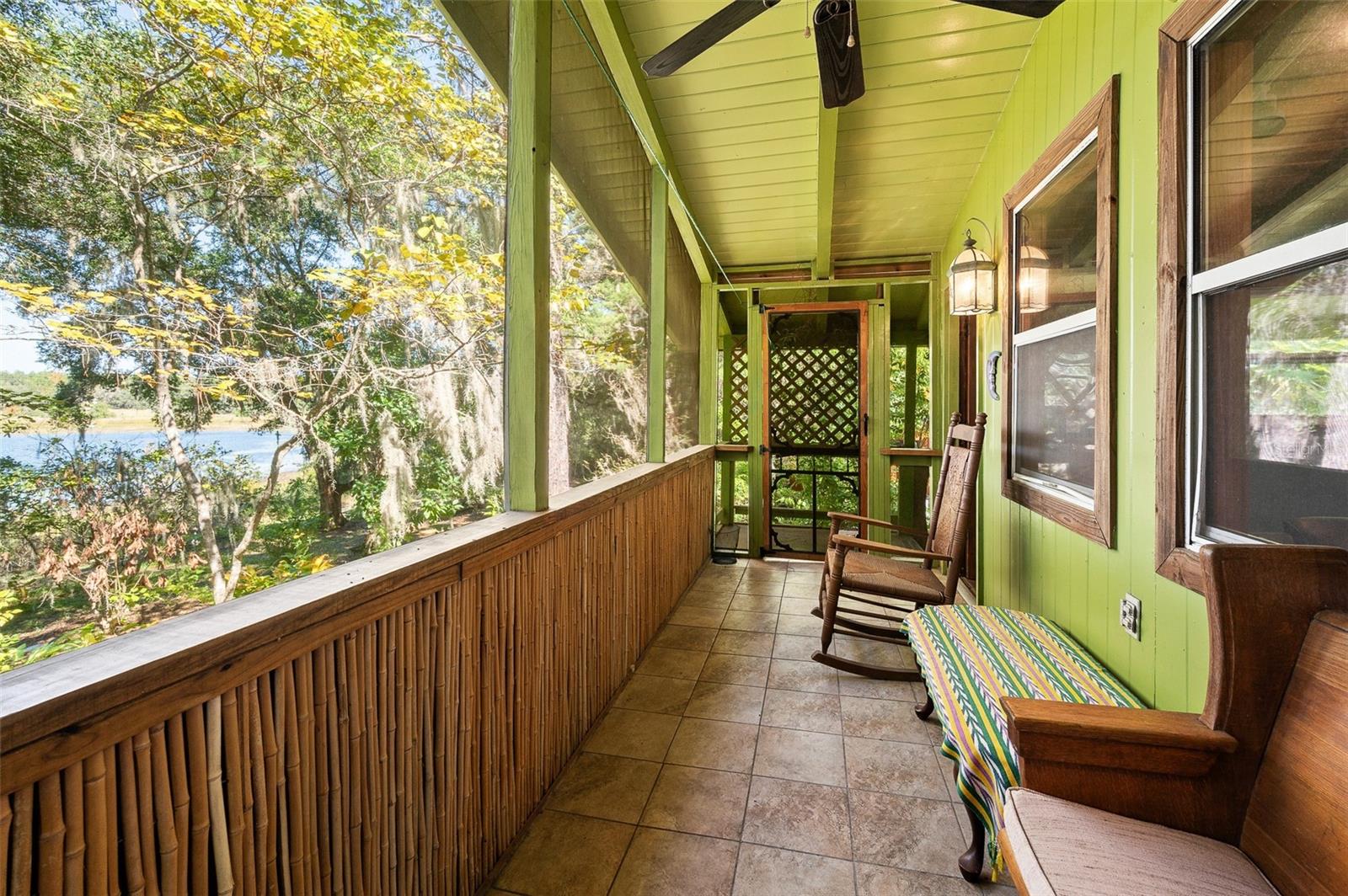 250 W WEST LAKE DR, HAWTHORNE, FL, 32640