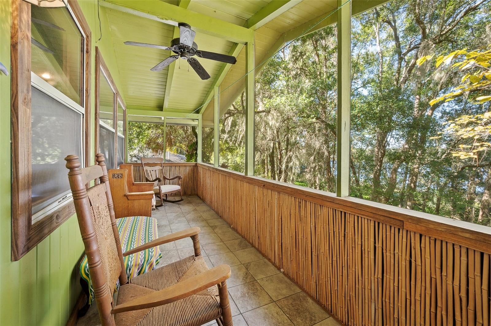 250 W WEST LAKE DR, HAWTHORNE, FL, 32640