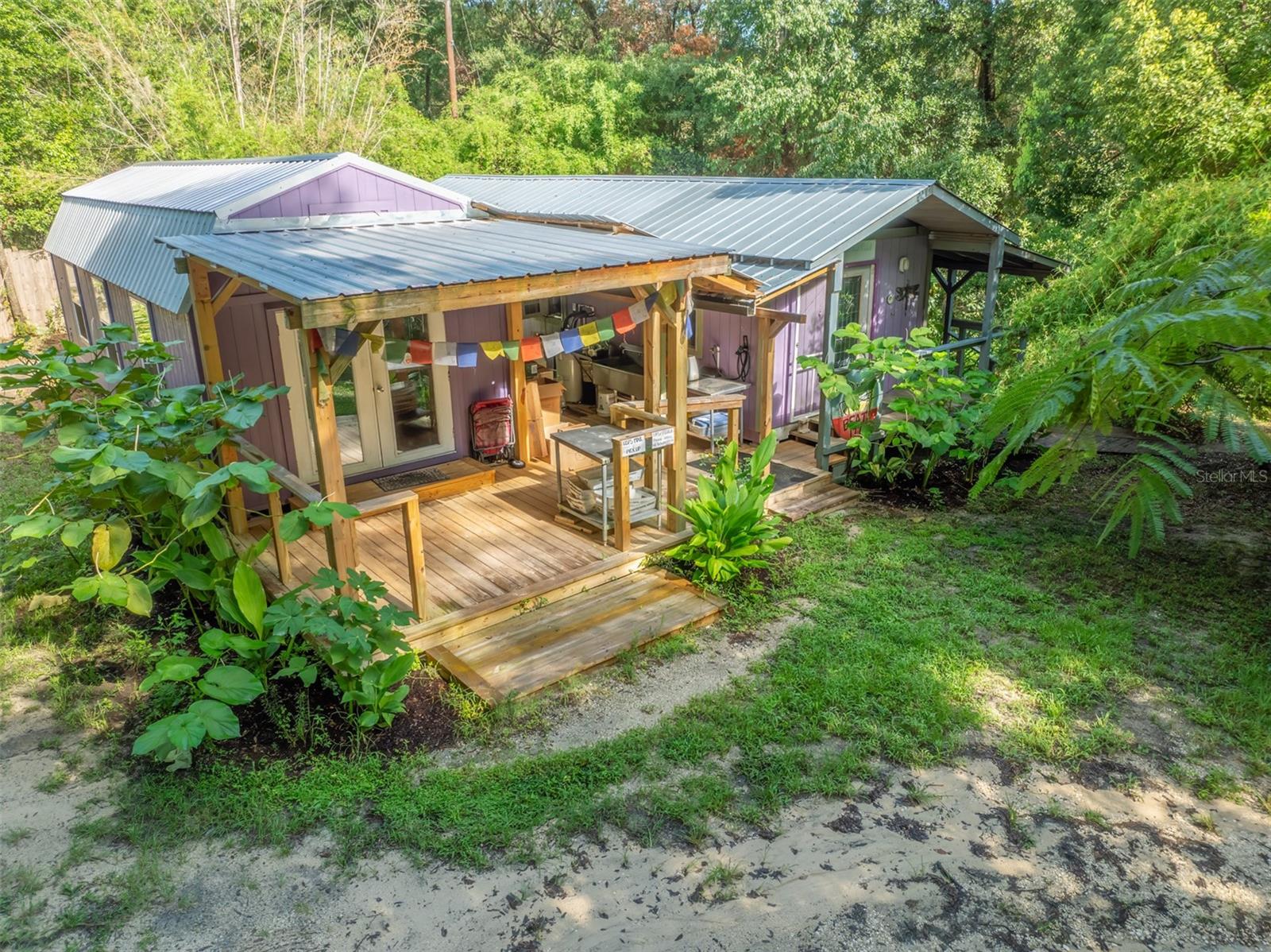 250 W WEST LAKE DR, HAWTHORNE, FL, 32640