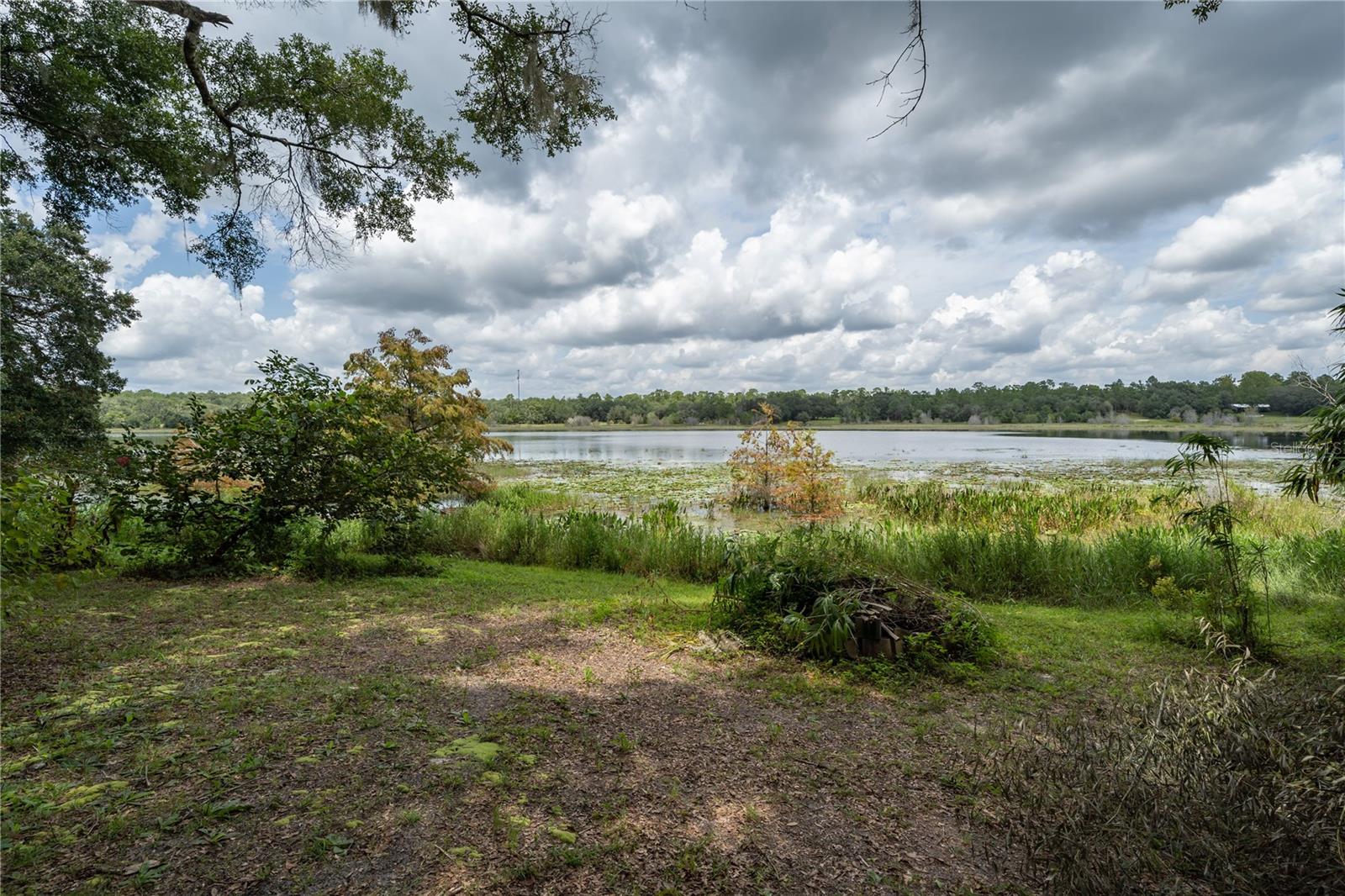 250 W WEST LAKE DR, HAWTHORNE, FL, 32640