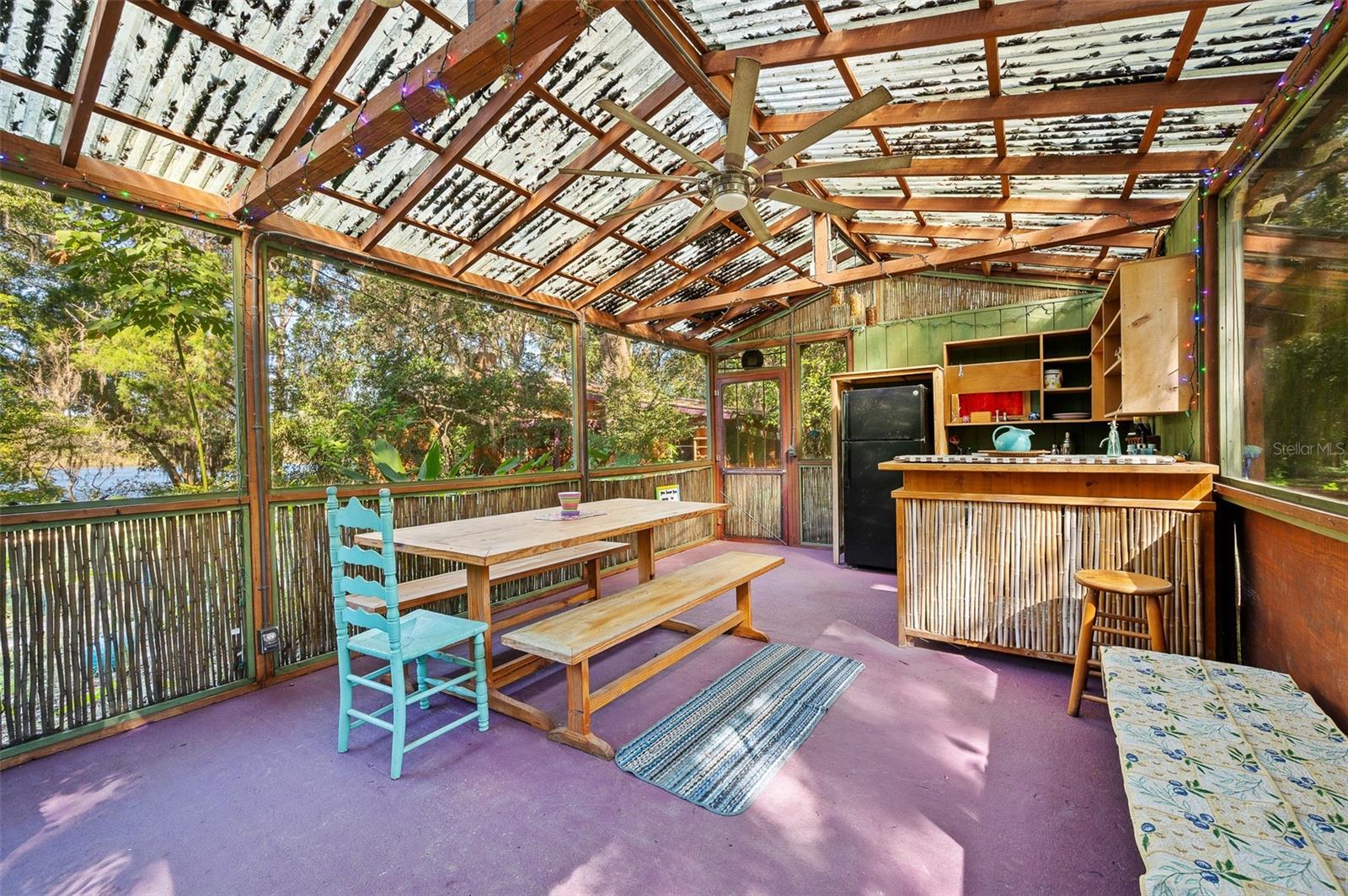 250 W WEST LAKE DR, HAWTHORNE, FL, 32640