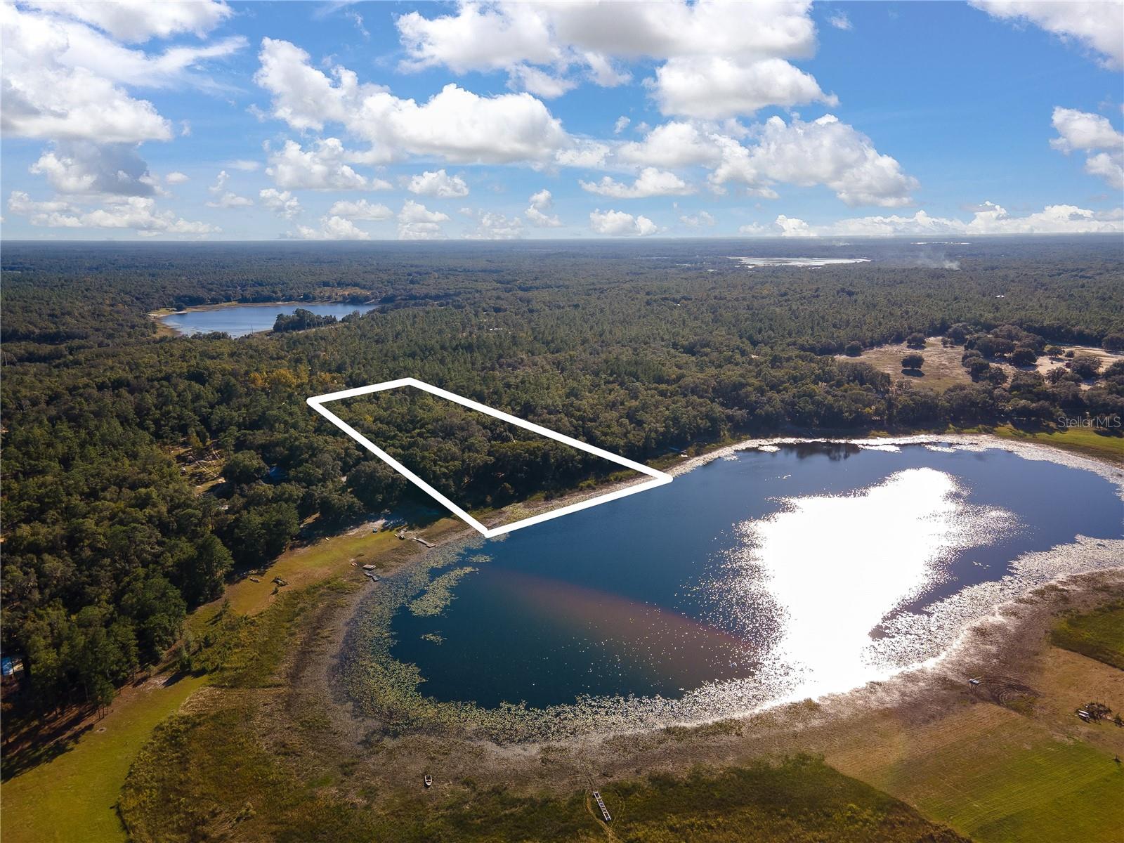 250 W WEST LAKE DR, HAWTHORNE, FL, 32640