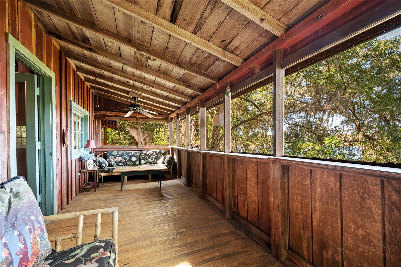 250 W WEST LAKE DR, HAWTHORNE, FL, 32640