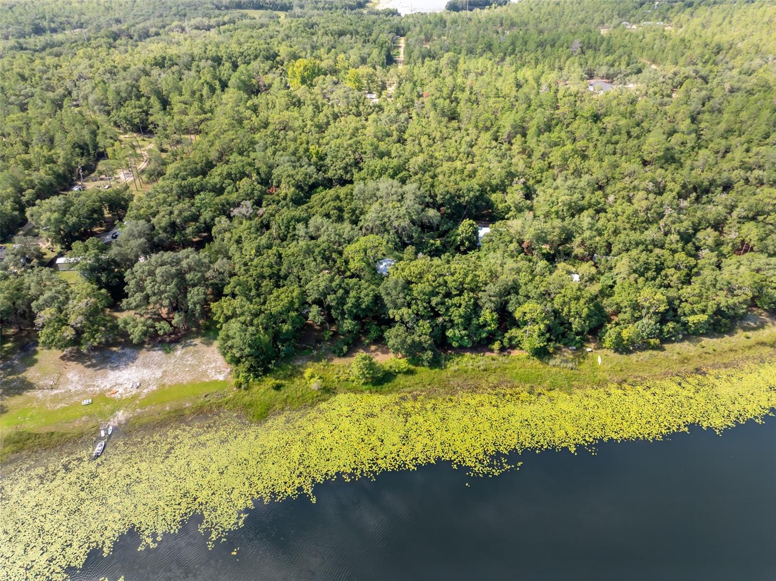 250 W WEST LAKE DR, HAWTHORNE, FL, 32640