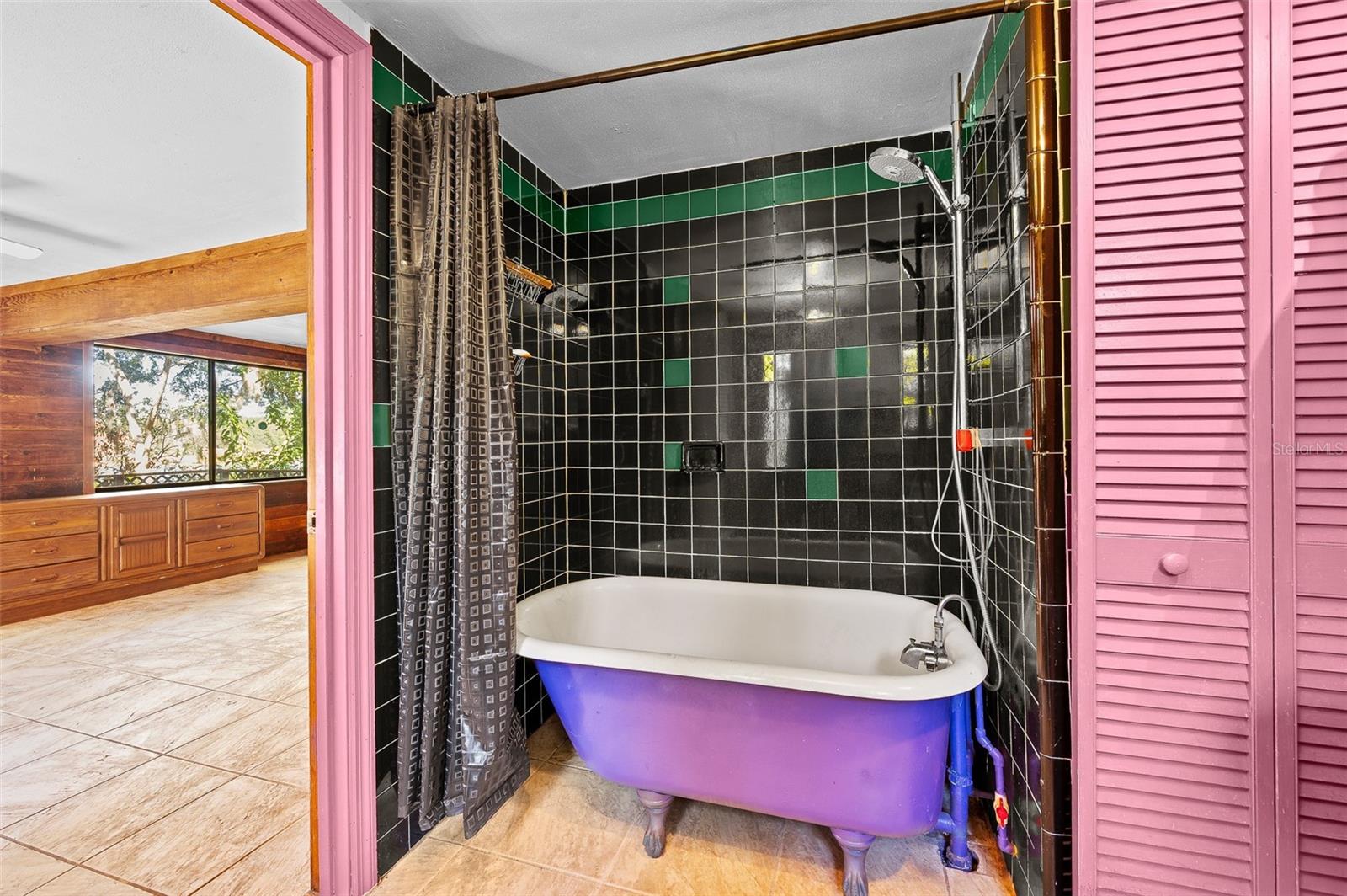 250 W WEST LAKE DR, HAWTHORNE, FL, 32640