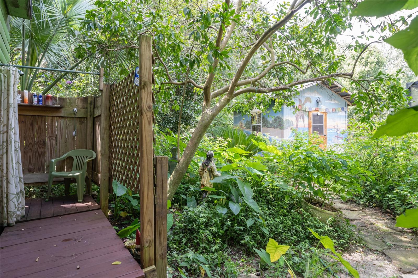 250 W WEST LAKE DR, HAWTHORNE, FL, 32640