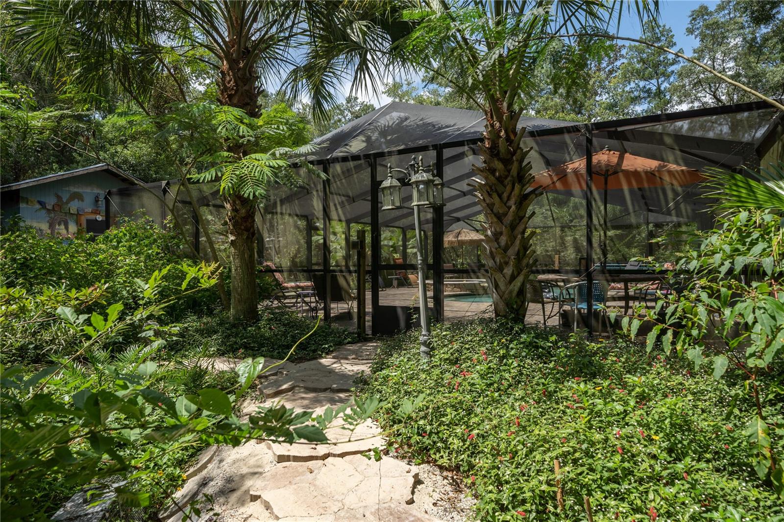 250 W WEST LAKE DR, HAWTHORNE, FL, 32640