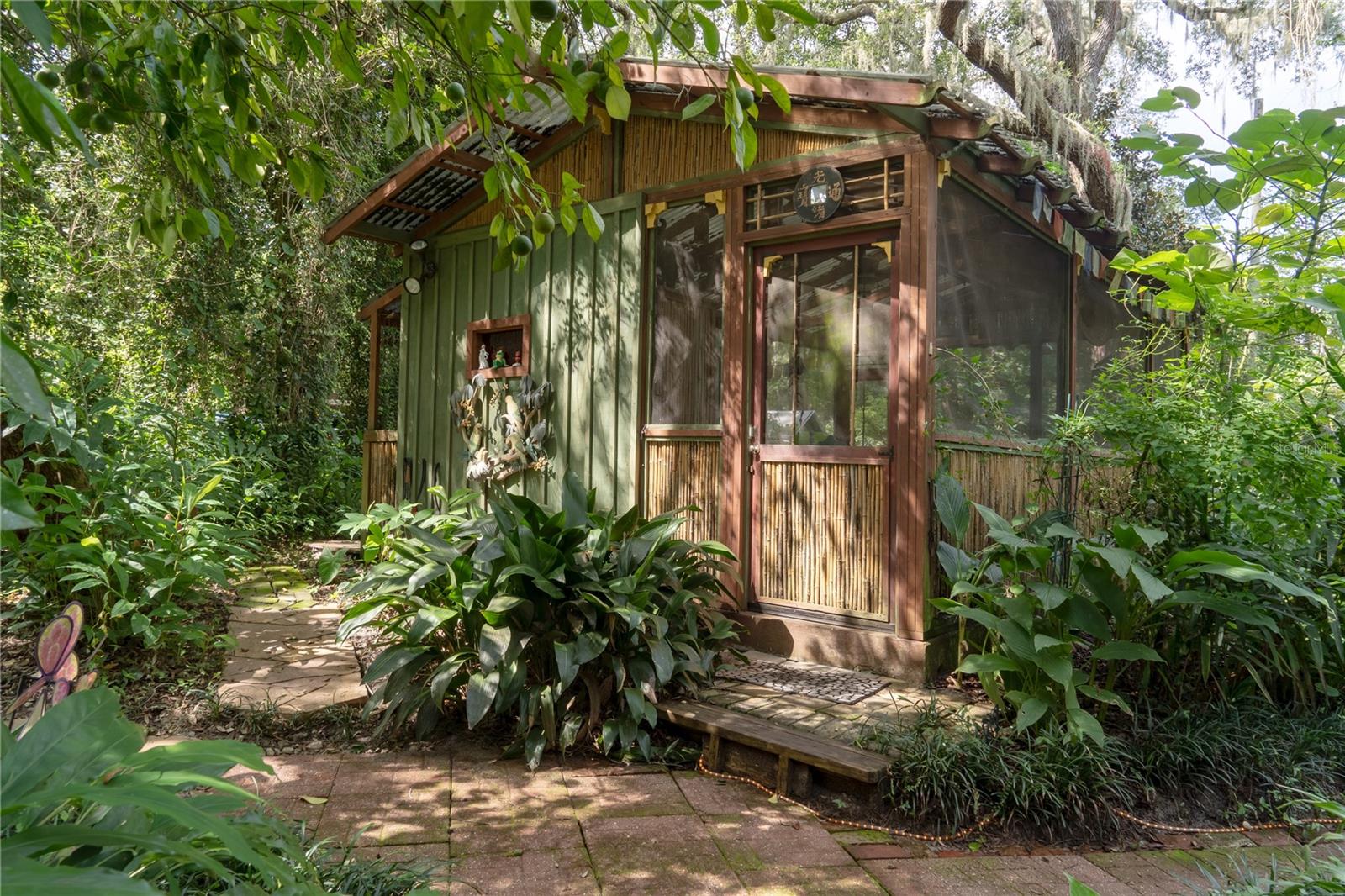 250 W WEST LAKE DR, HAWTHORNE, FL, 32640