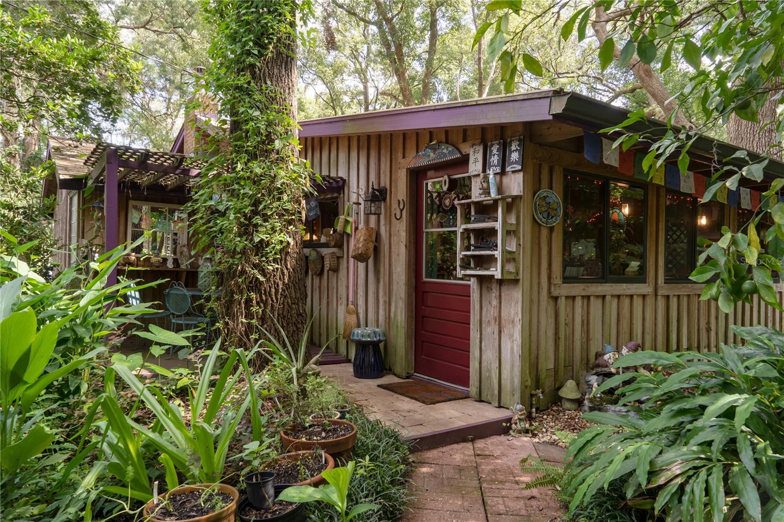 250 W WEST LAKE DR, HAWTHORNE, FL, 32640