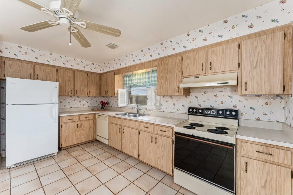 607 BROOKLINE AVE, EUSTIS, FL, 32726
