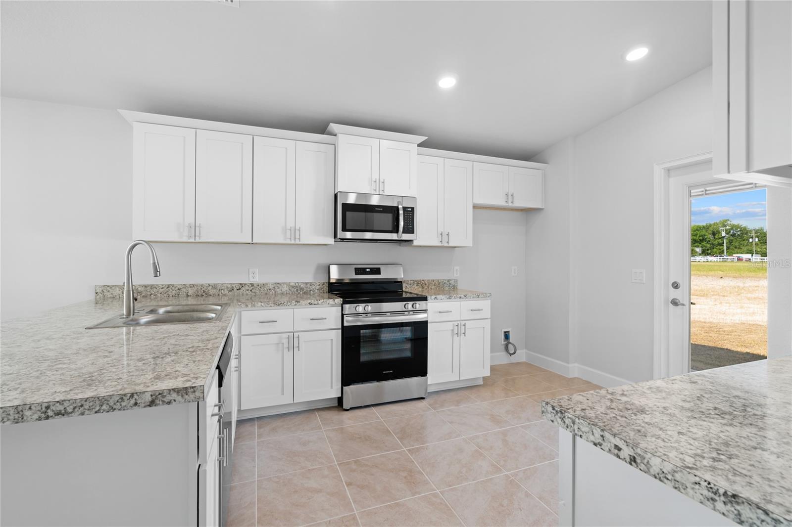 1955 N ROBERTS TRL, BELL, FL, 32619