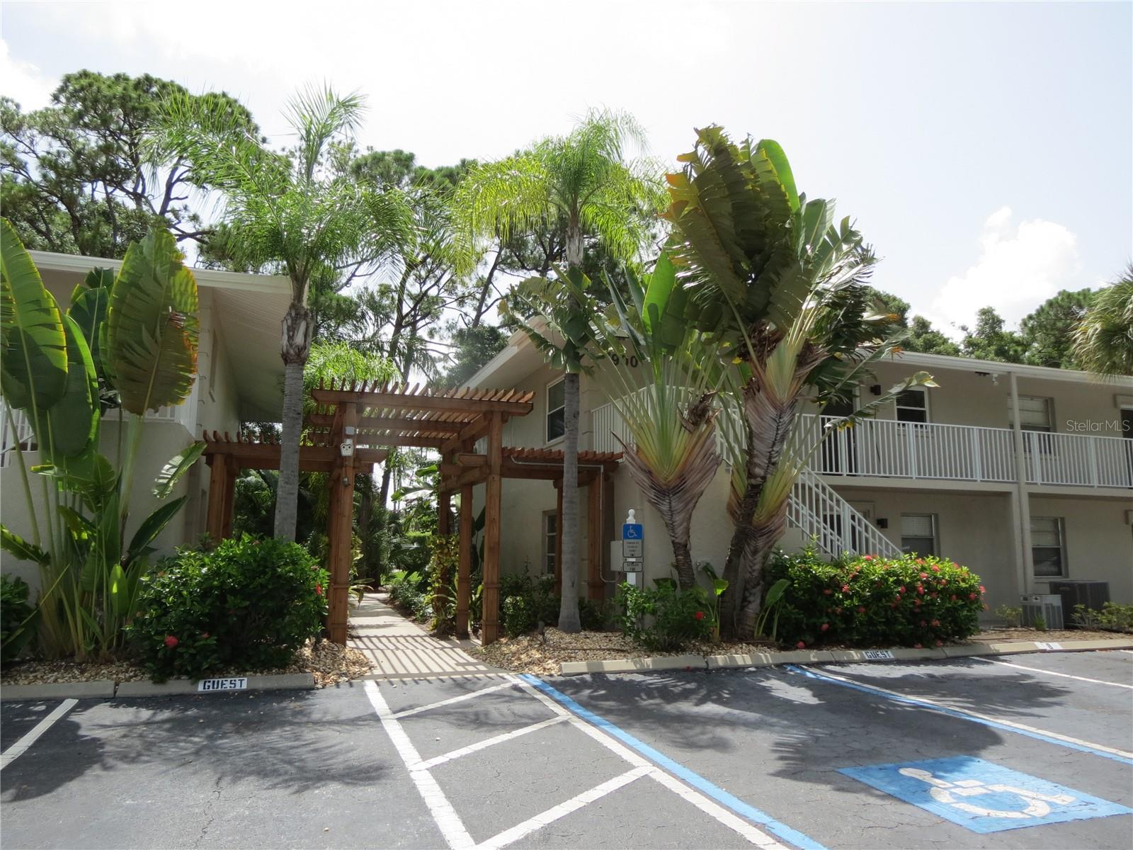 972 LA COSTA CIR #6, SARASOTA, FL, 34237
