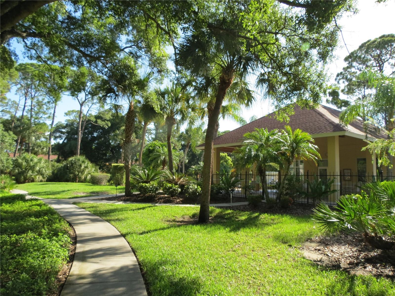 972 LA COSTA CIR #6, SARASOTA, FL, 34237