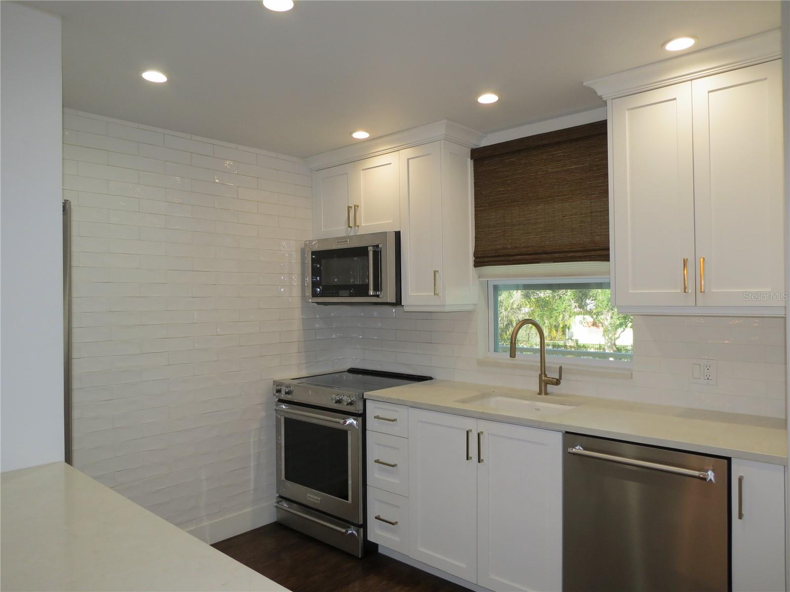 972 LA COSTA CIR #6, SARASOTA, FL, 34237