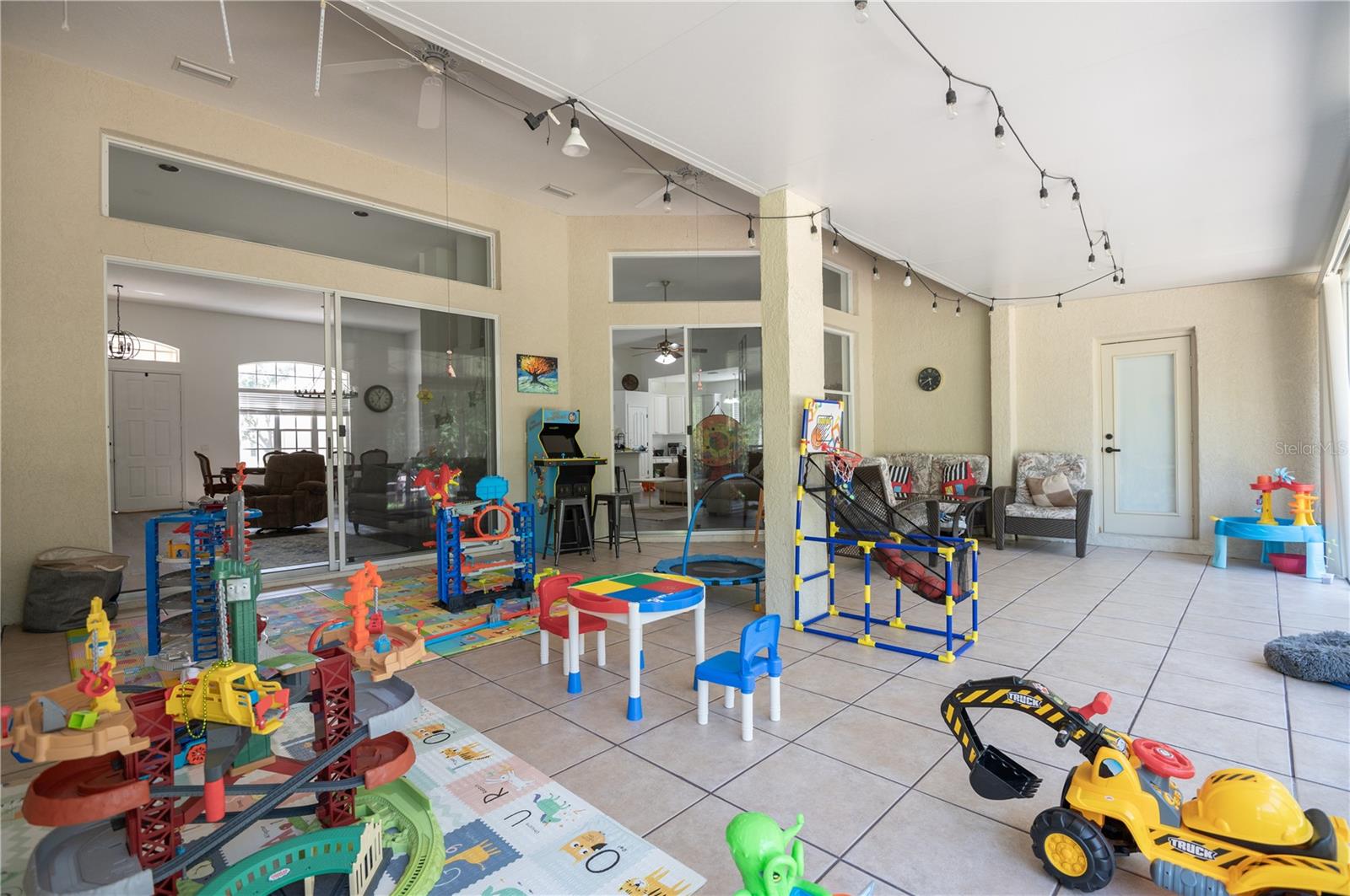 6120 CEZANNE AVE, LUTZ, FL, 33558