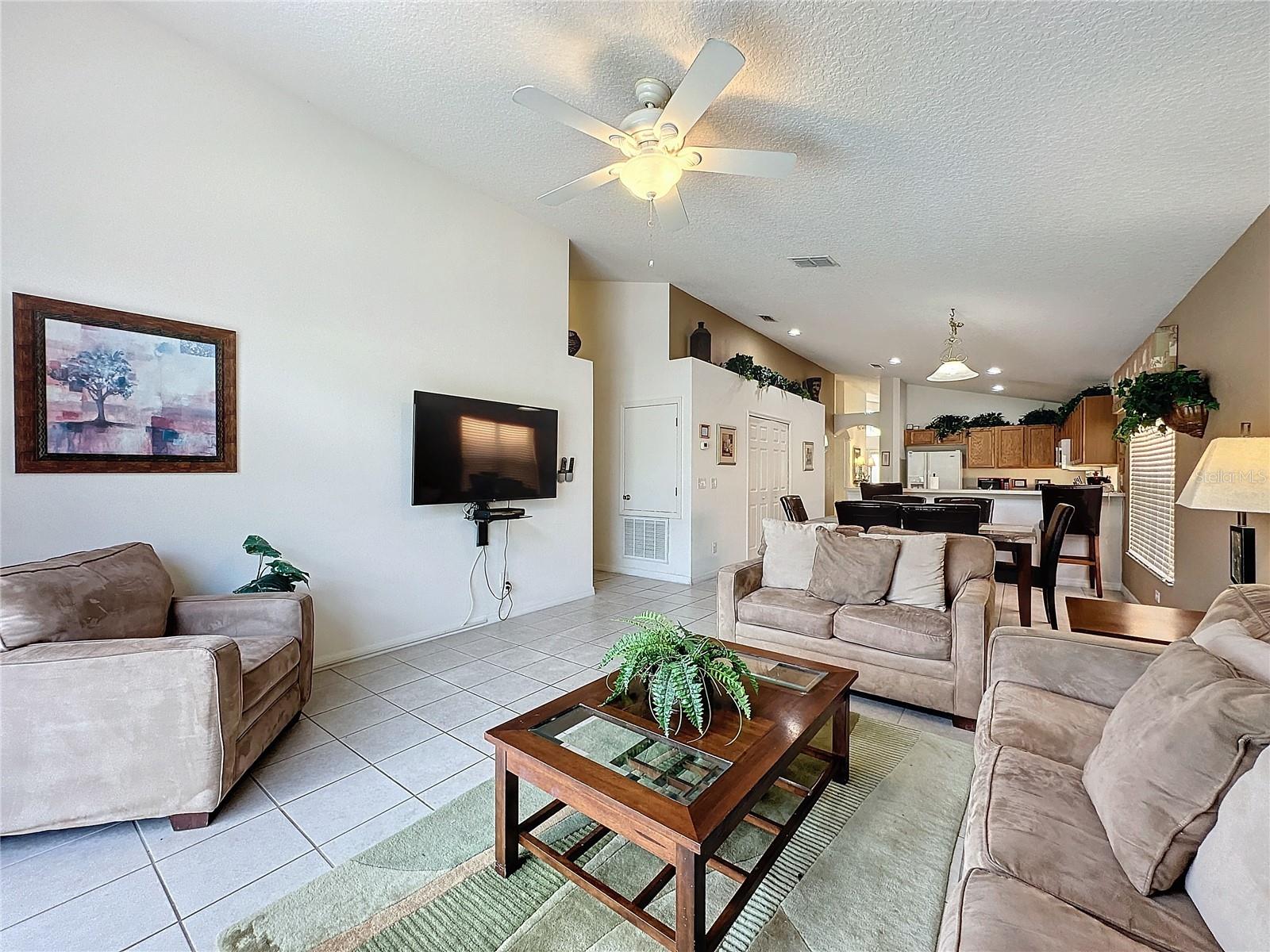 1058 ORANGE COSMOS BLVD, DAVENPORT, FL, 33837