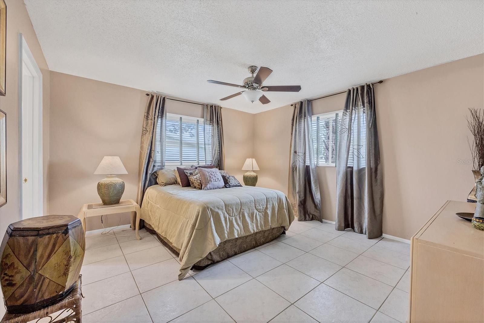 1087 W BAFFIN DR, VENICE, FL, 34293