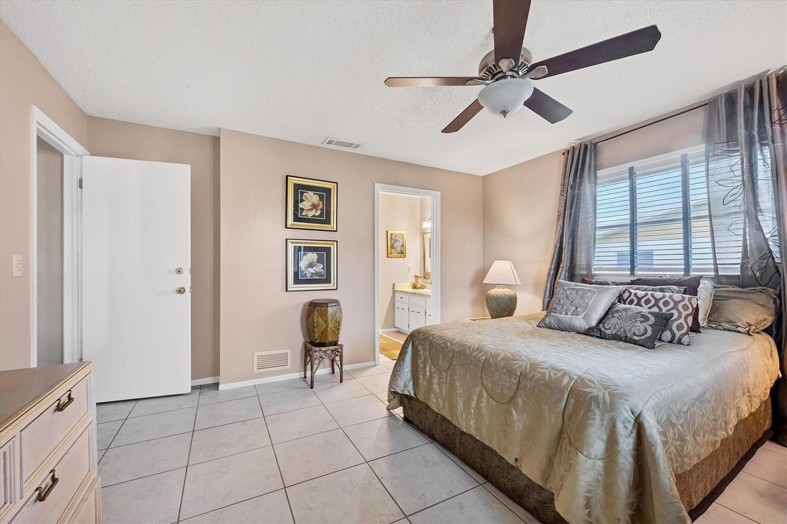 1087 W BAFFIN DR, VENICE, FL, 34293